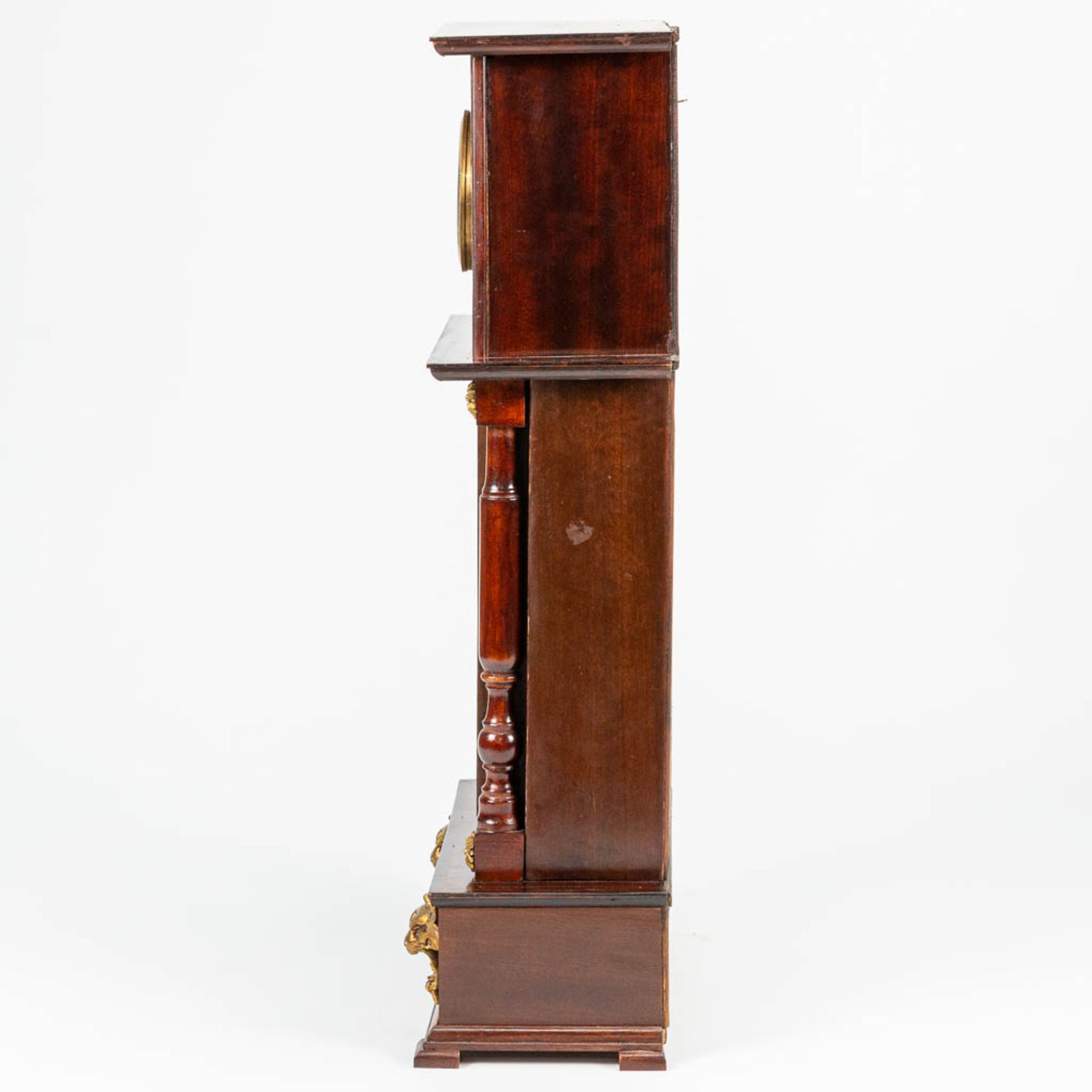 A table clock made of marquetry inlay, 19th century clock in a 20th century case. (17,5 x 34 x 73 cm - Image 5 of 16