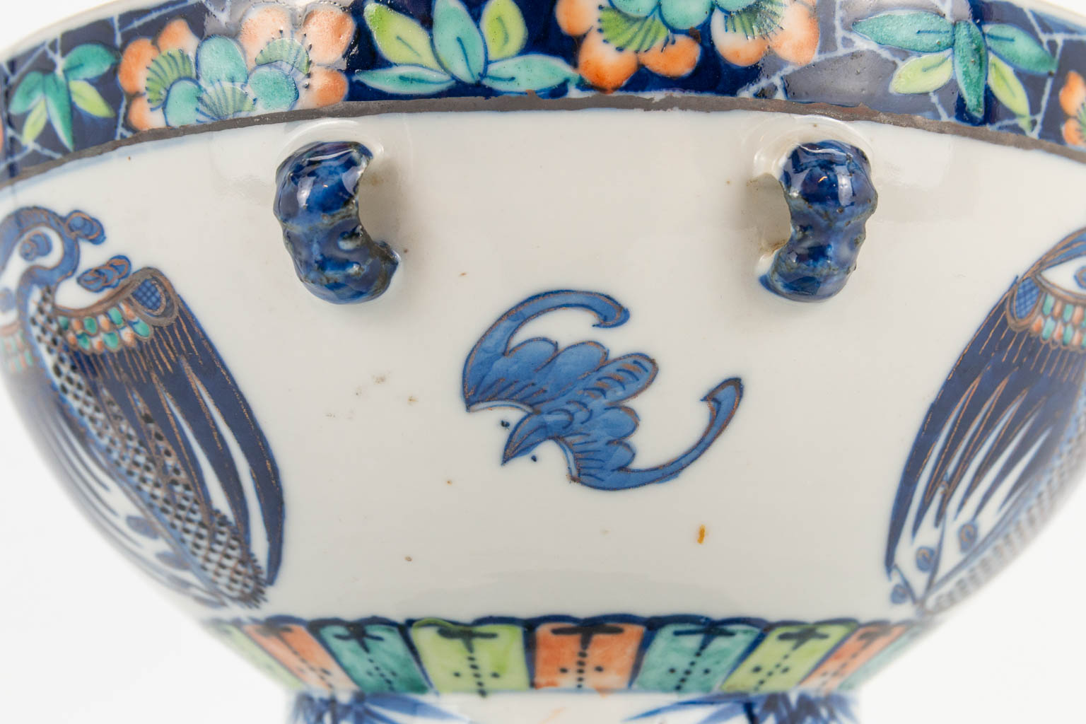 A 'Bain Marie' Douchai made of Chinese porcelain, Tching dinasty, 19th century.Ê (21 x 20 cm) - Image 13 of 16