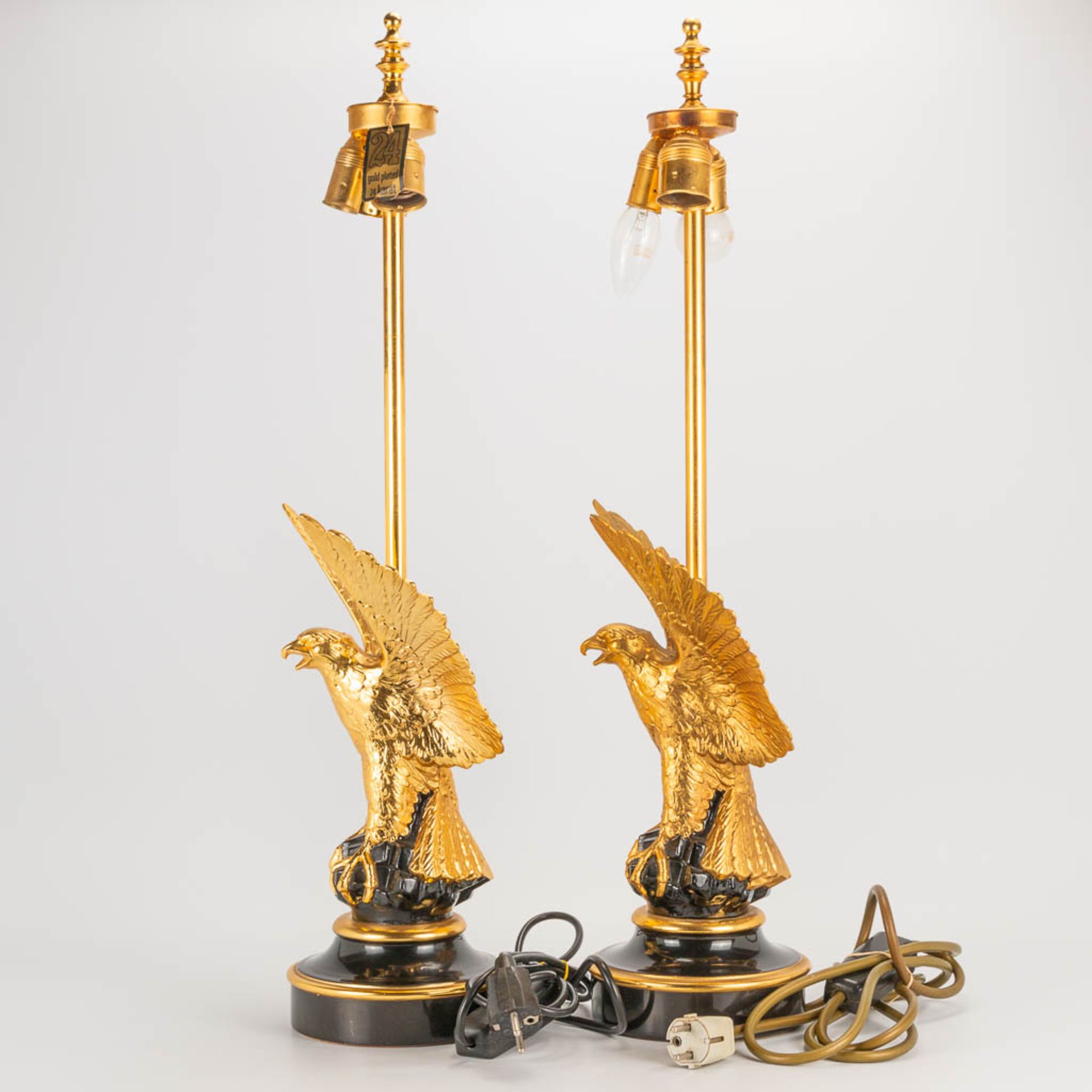 A pair of Deknudt table lamps of an eagle, metal on a porcelain base, 1970-1980. Hollywood Regency s - Image 7 of 19