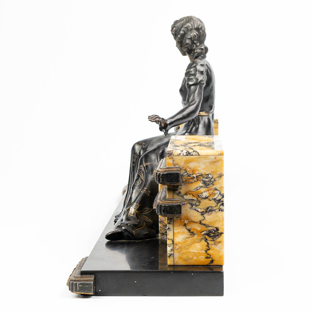 A satue made of spelter and onyx in art deco style - Image 2 of 12