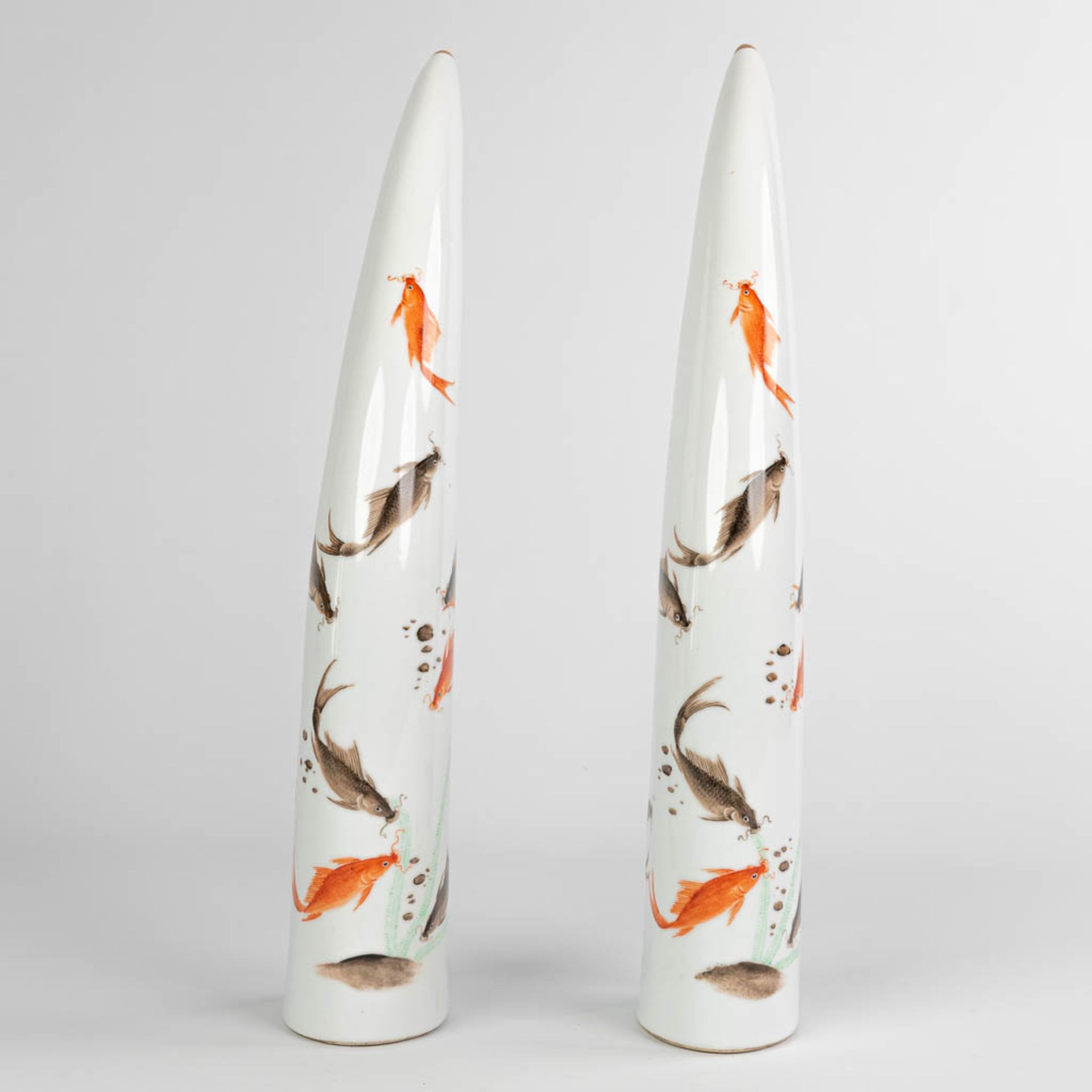 A pair of tusks, made of Chinese porcelain and decorated with fish. - Image 6 of 12