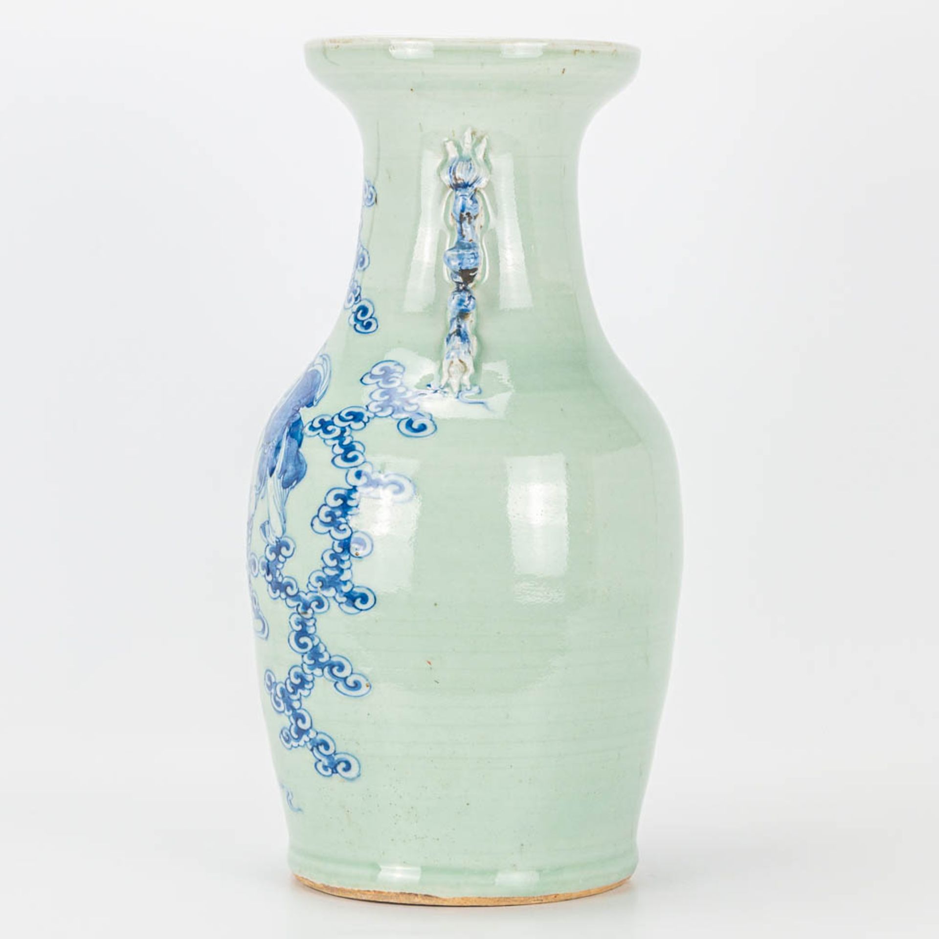 A vase made of Chinese porcelain with a blue-white decor. 19th/20th century. - Image 5 of 14