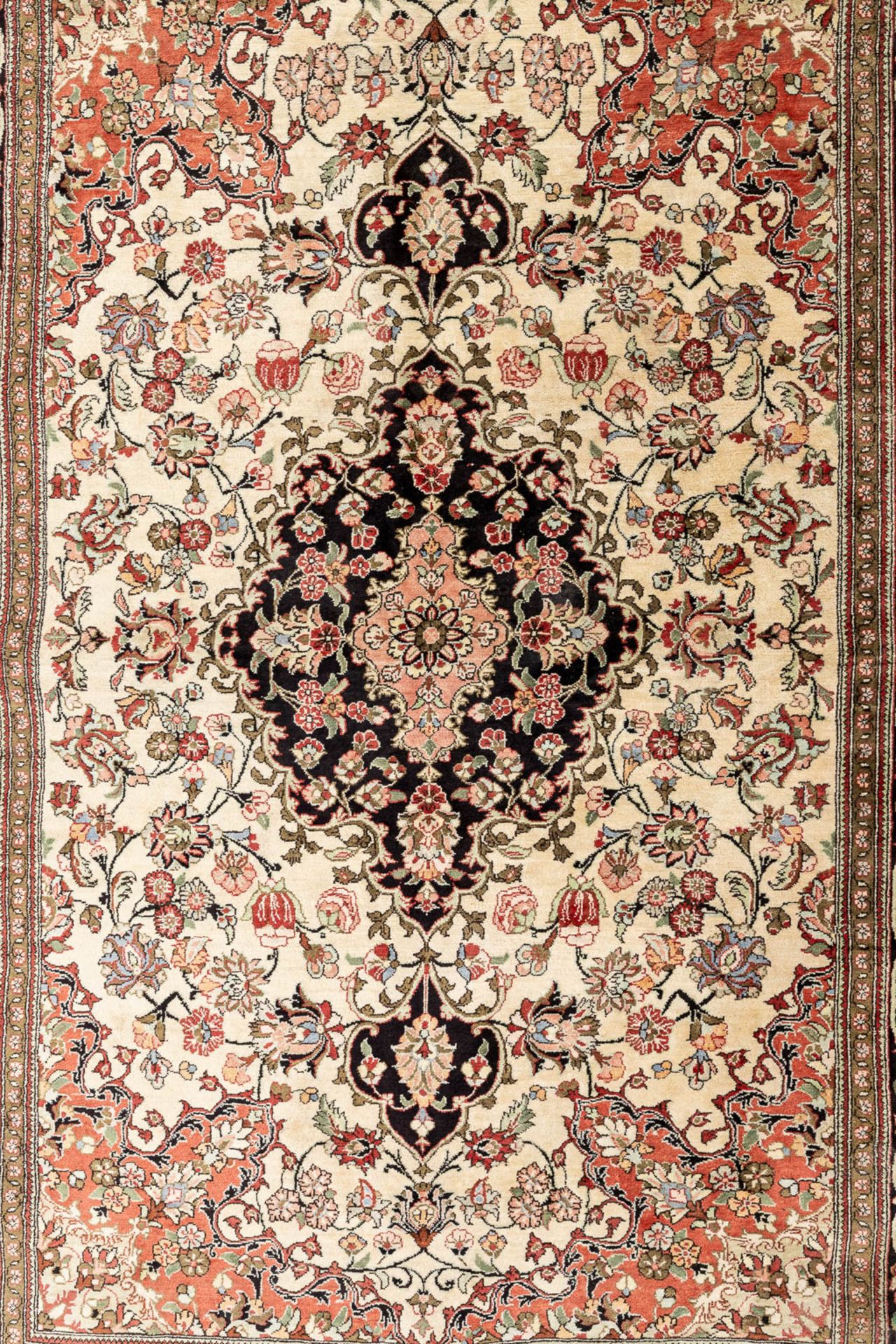 An Oriental hand-made carpet, Kirman. Made with silk. (103 x 158 cm) - Image 6 of 6