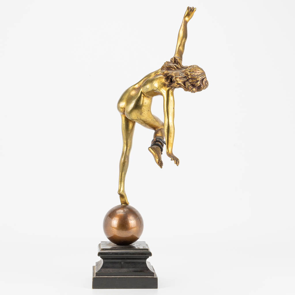 A figurative gilt bronze statue 'Snake Dancer' made in Art Deco style and mounted on a metal base - Image 9 of 11