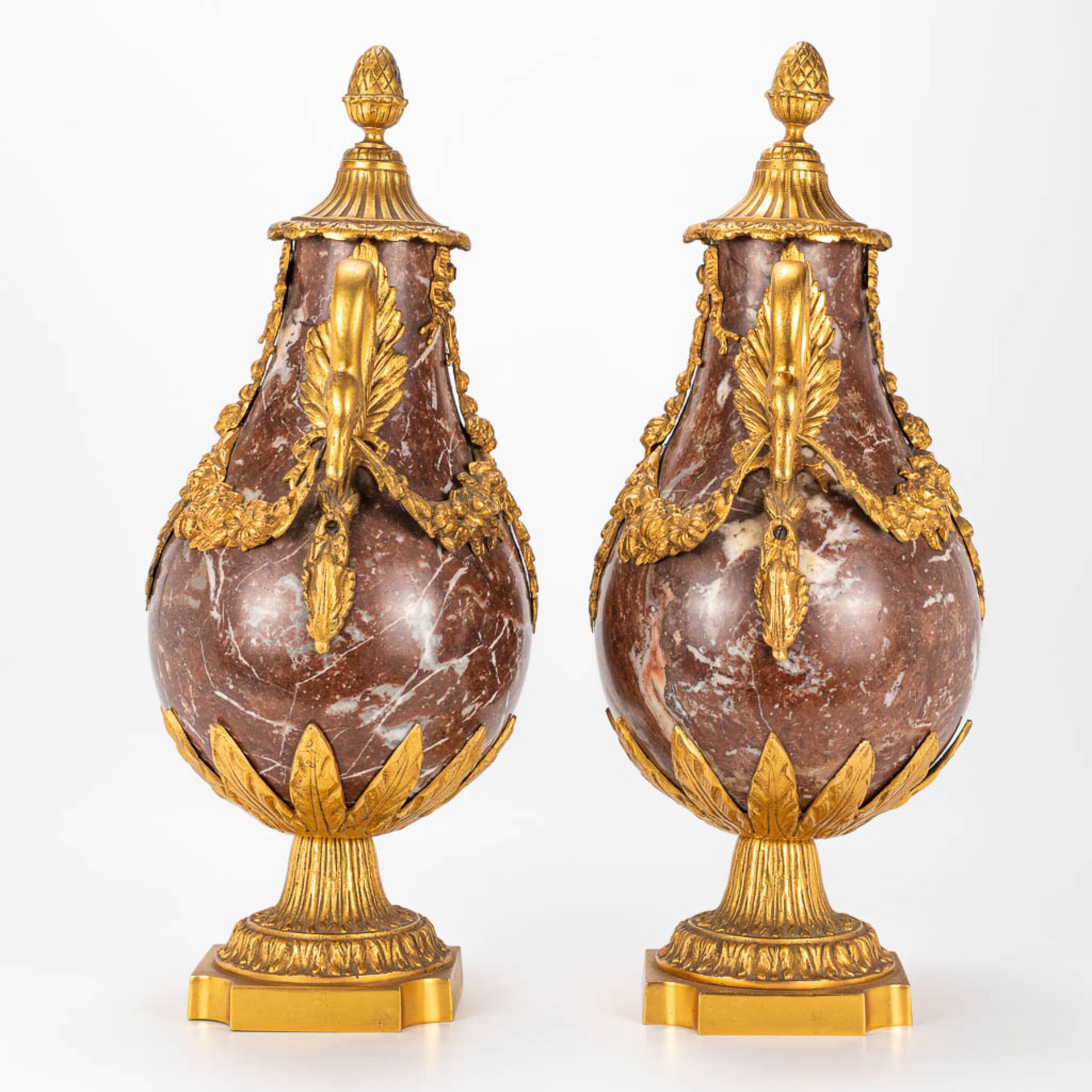 A pair of cassolettes made of marble and mounted with gilt bronze. - Image 2 of 10