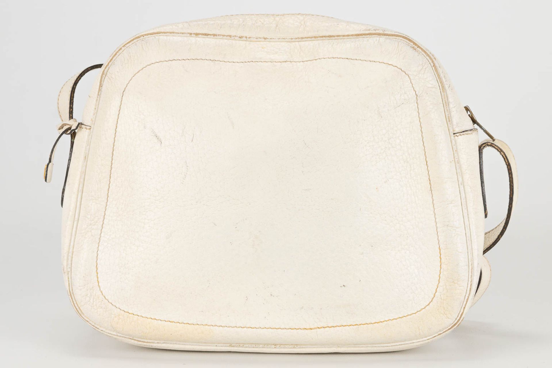 A purse made of white leather and marked Delvaux - Image 9 of 14