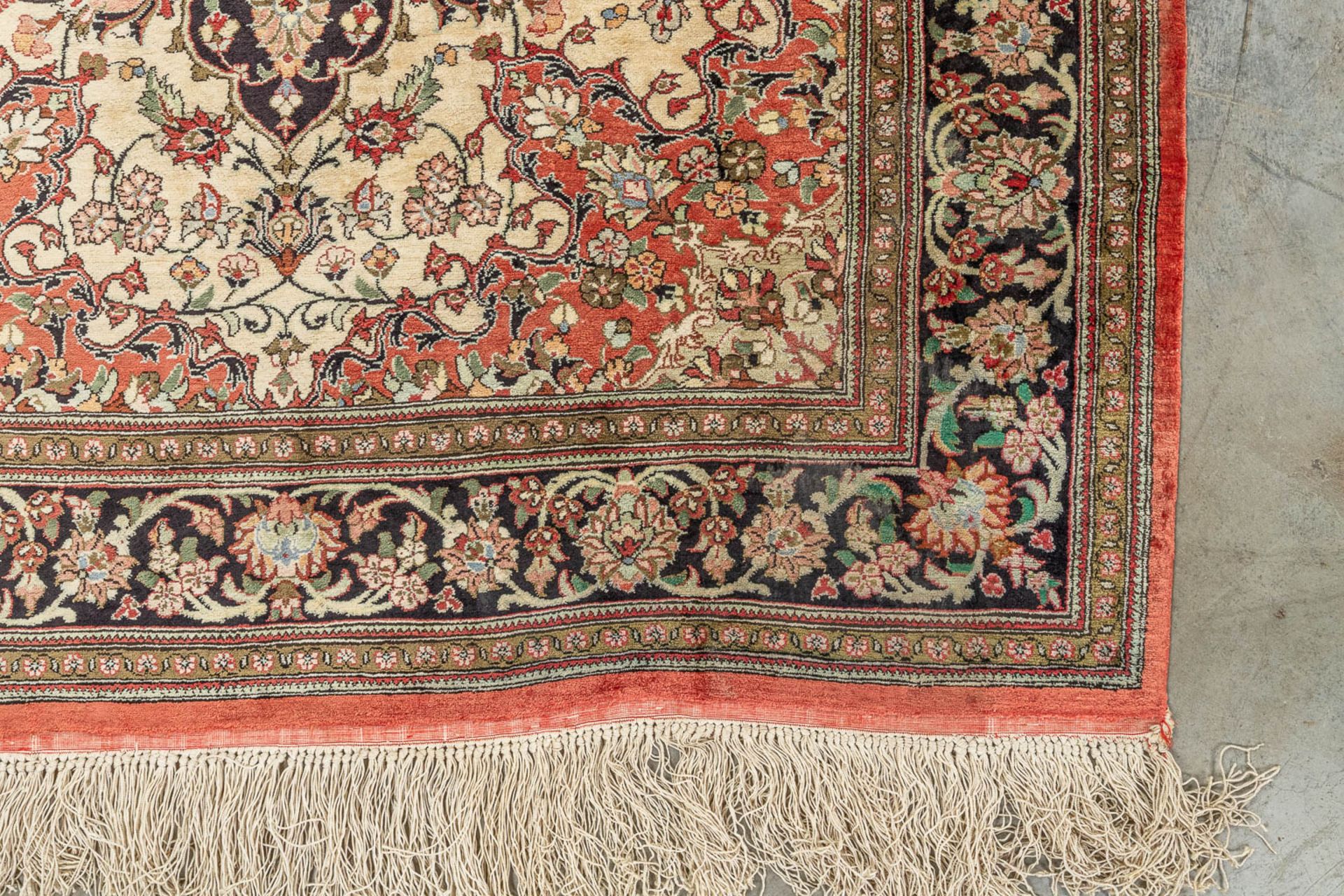 An Oriental hand-made carpet, Kirman. Made with silk. (103 x 158 cm) - Image 3 of 6