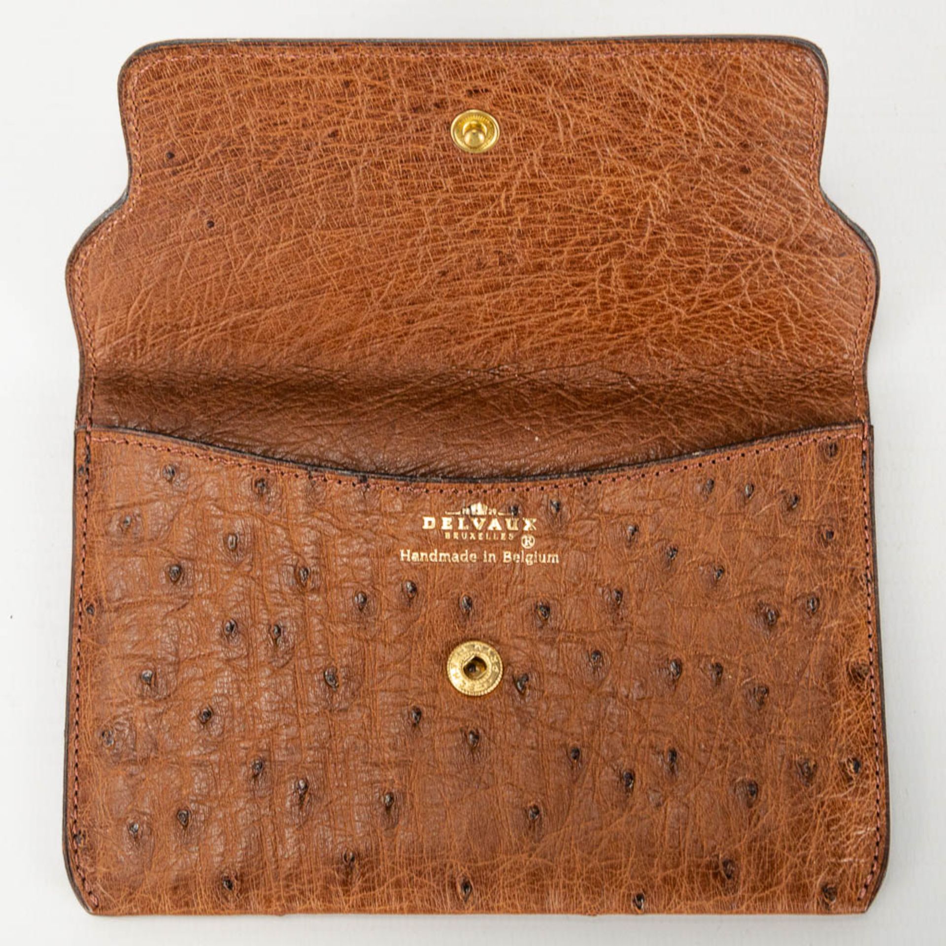 A collection of 3 ladies wallets made of leather and marked Delvaux - Image 8 of 14