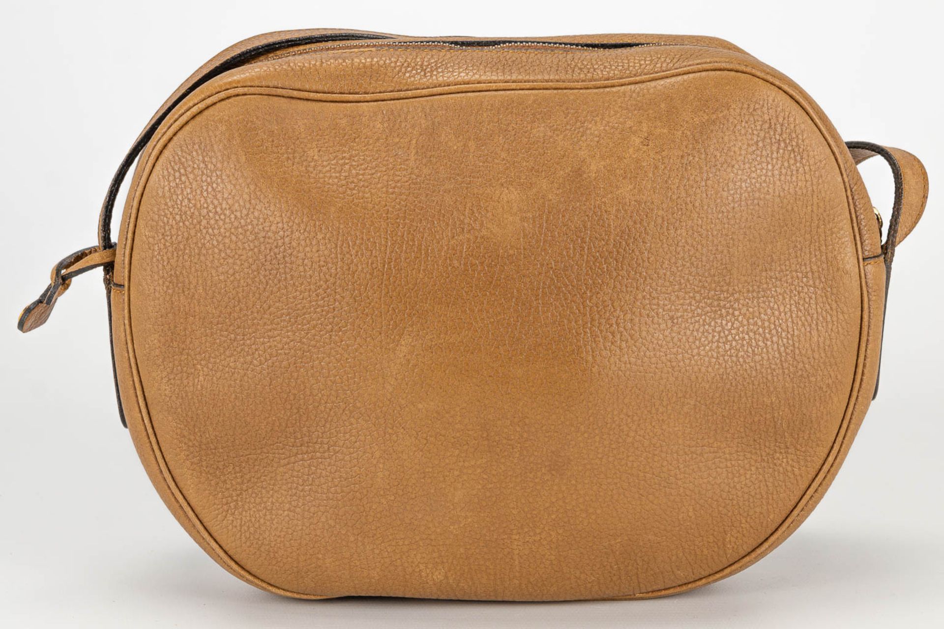 A purse made of brown leather and marked Delvaux - Image 10 of 14