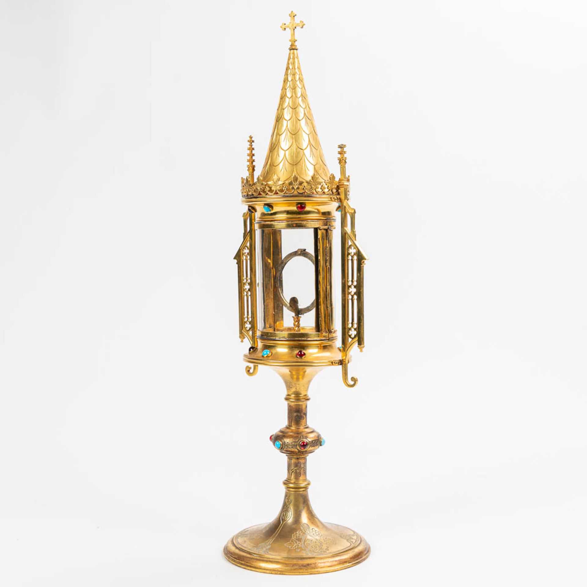 A monstrance, made of brass and glass in neogothic style - Image 6 of 12