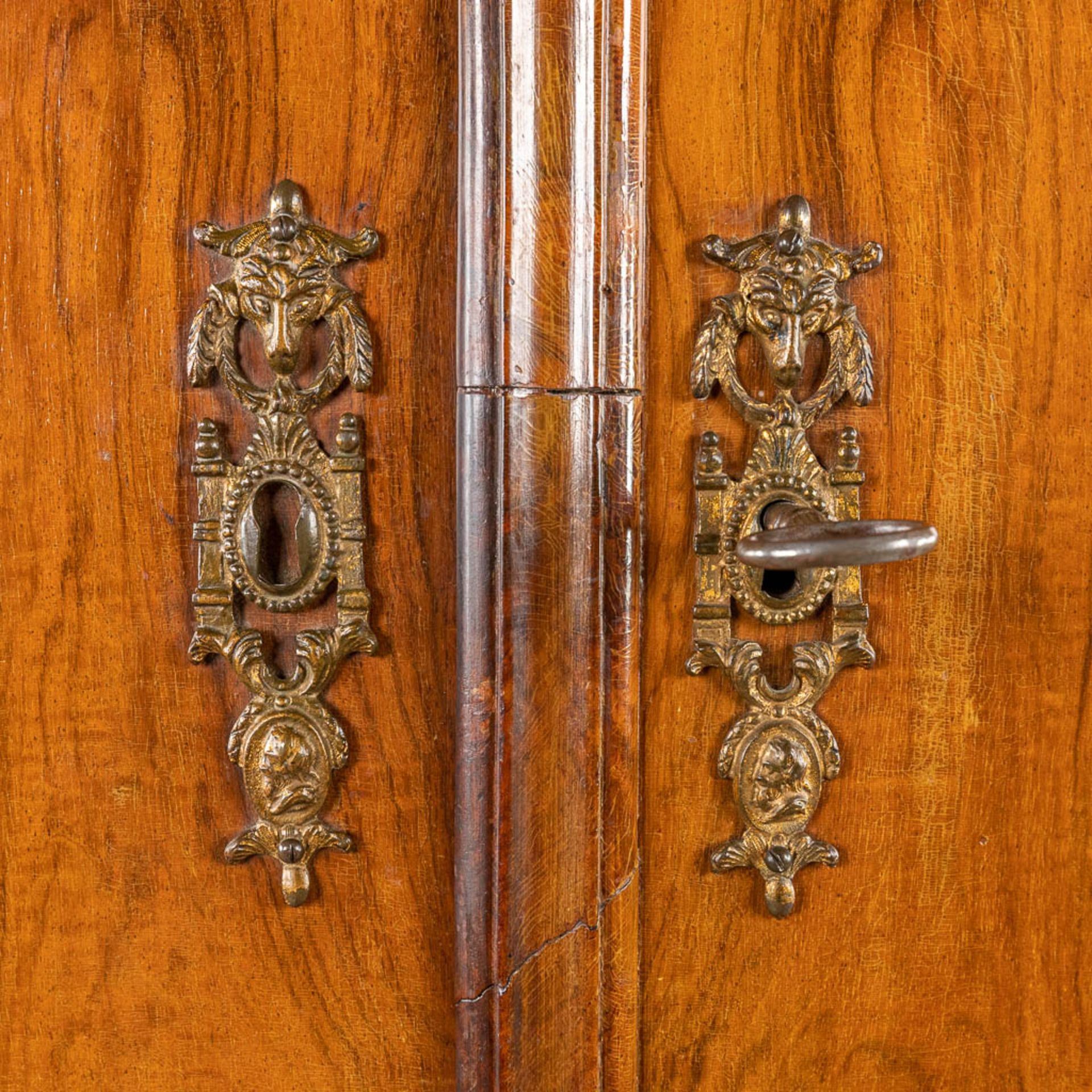 A Dutch cabinet decorated with medallions and wood sculptures - Image 9 of 16