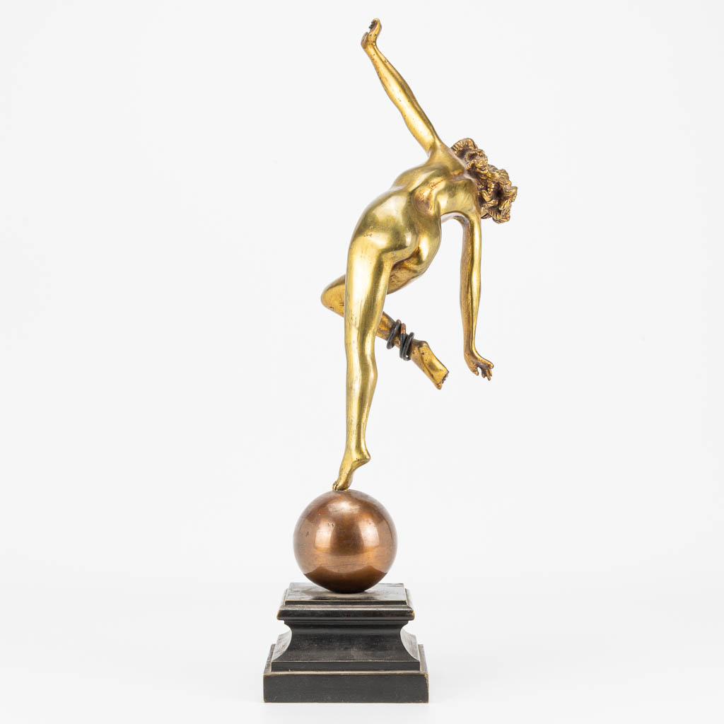 A figurative gilt bronze statue 'Snake Dancer' made in Art Deco style and mounted on a metal base - Image 7 of 11