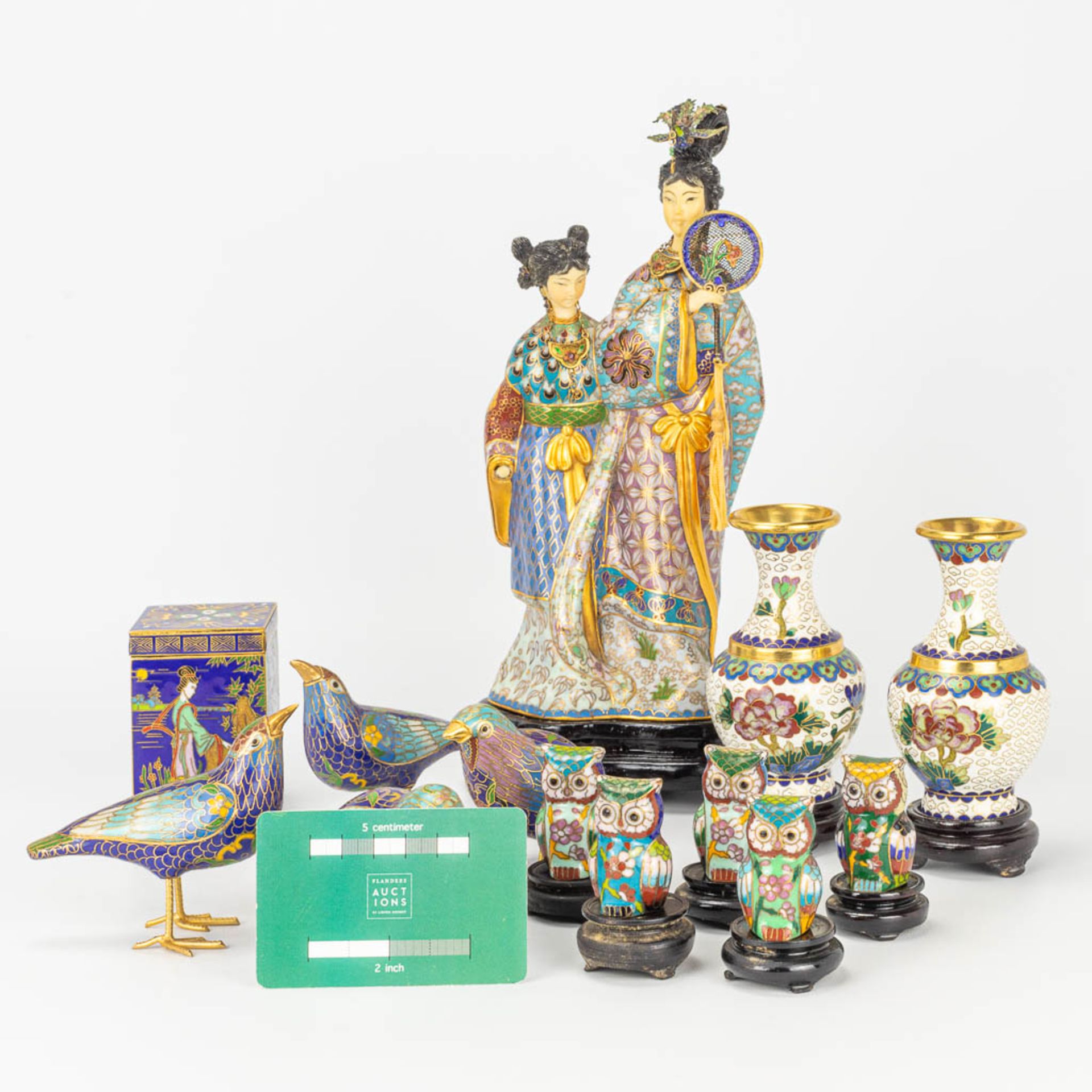 A large collection of Chinese cloisonnŽ bronze items. - Image 20 of 20