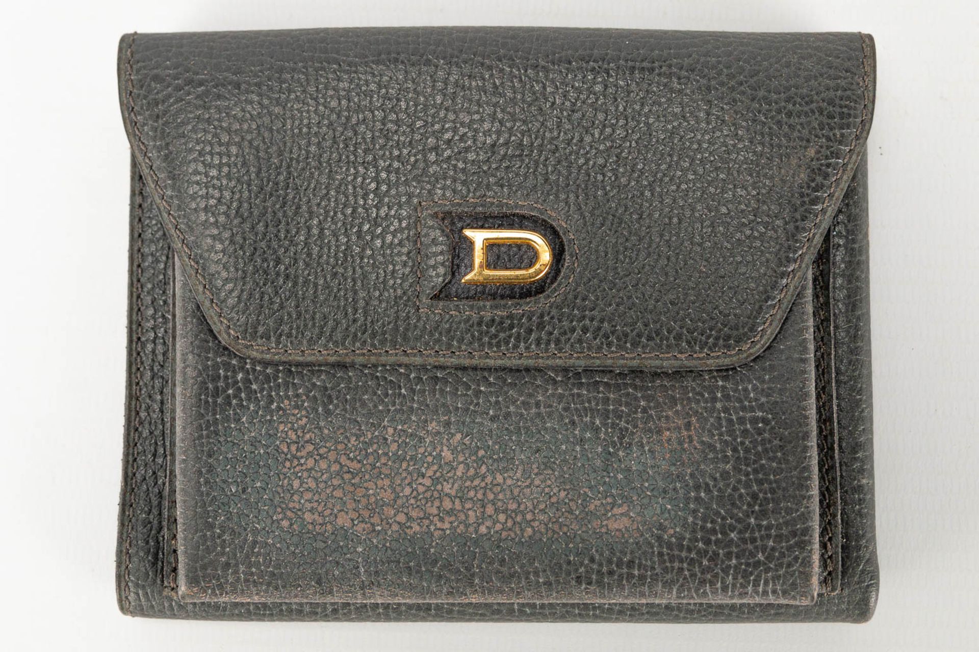 A collection of 2 wallets and a bifold made of leather and marked Delvaux. - Image 10 of 16