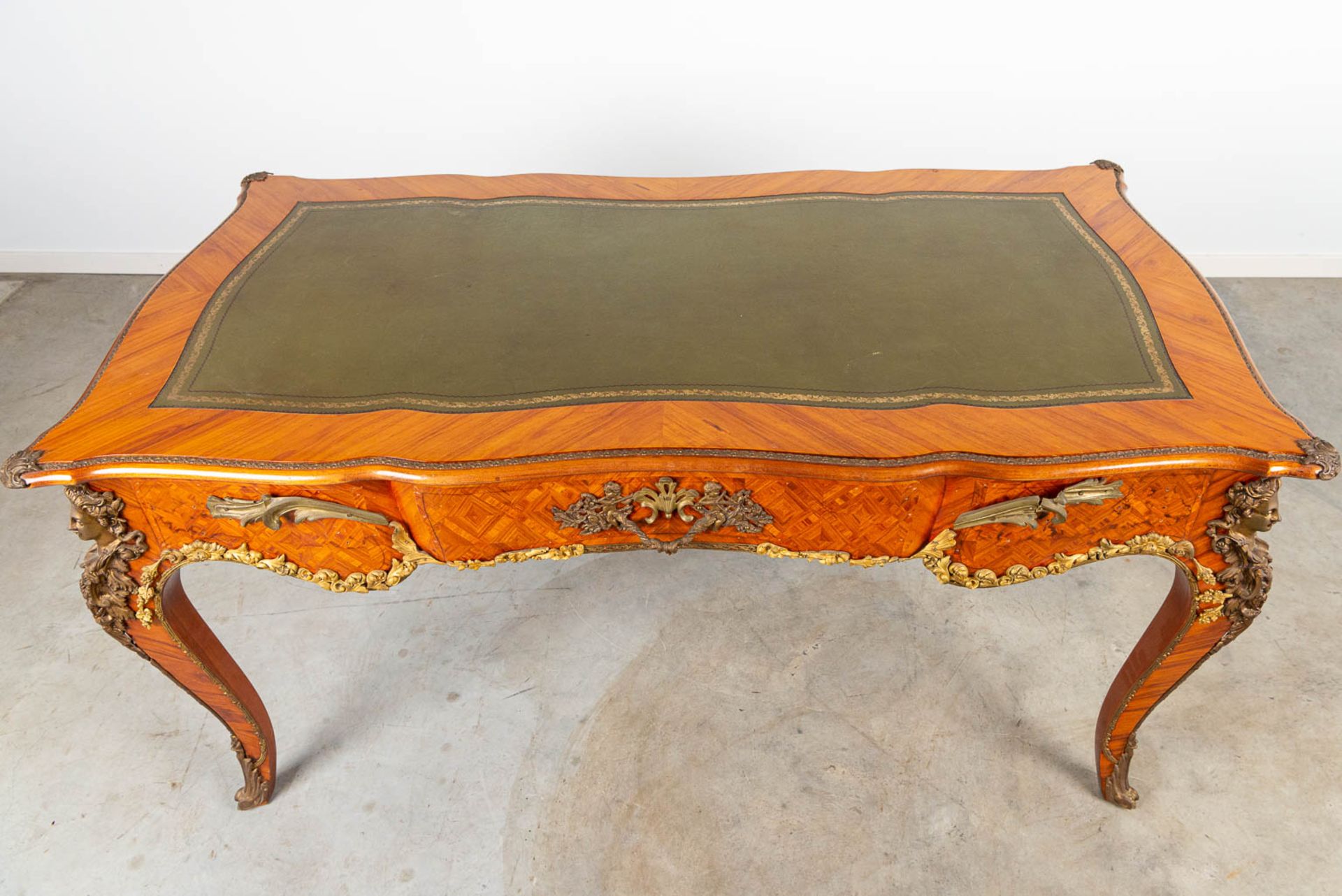 A desk and chair, mounted with bronze in Louis XV style and finished with marquetry bronze and leath - Image 8 of 18
