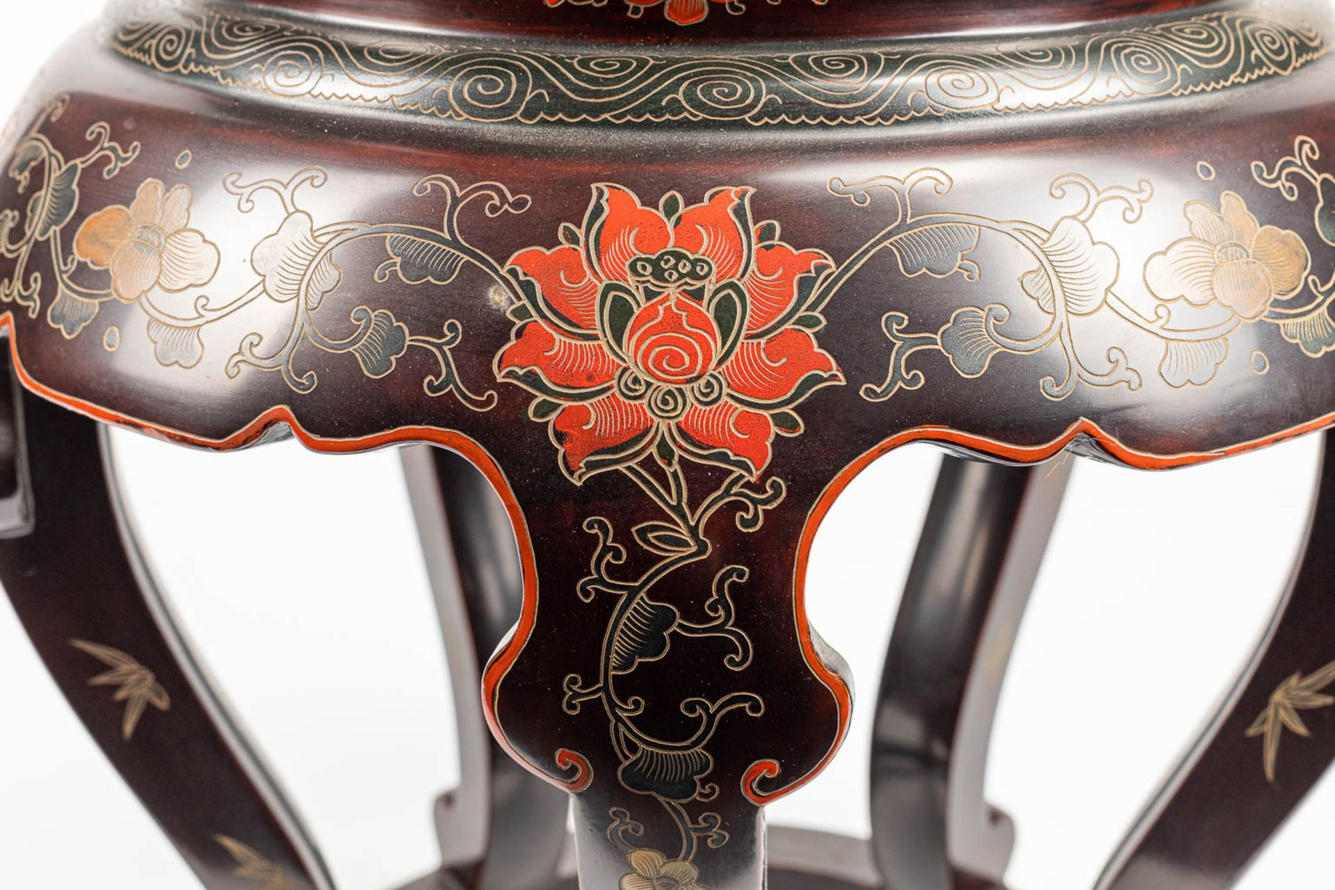 A side table decorated with flowers and finished with cloisonnŽ. - Image 10 of 10