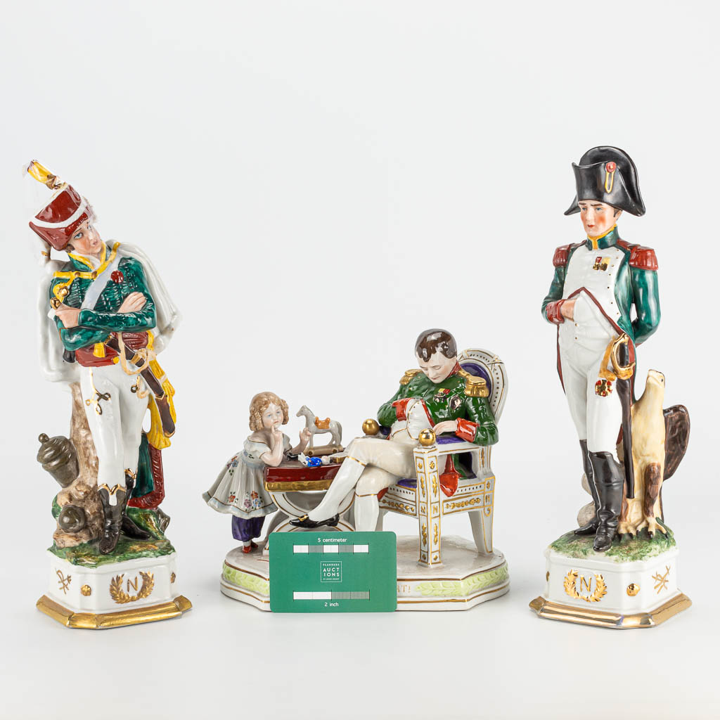 A collection of 3 porcelain figurines of Napoleon Bonaparte, of which one is marked 'Chut! Papa Dort - Image 5 of 11