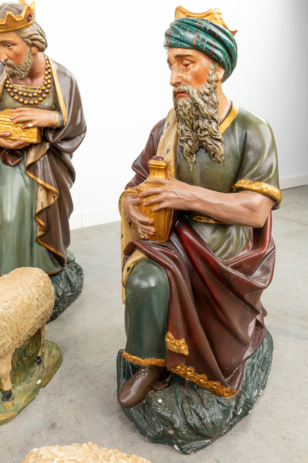 A complete and large figurative Nativity scene made of patinated plaster - Image 14 of 18