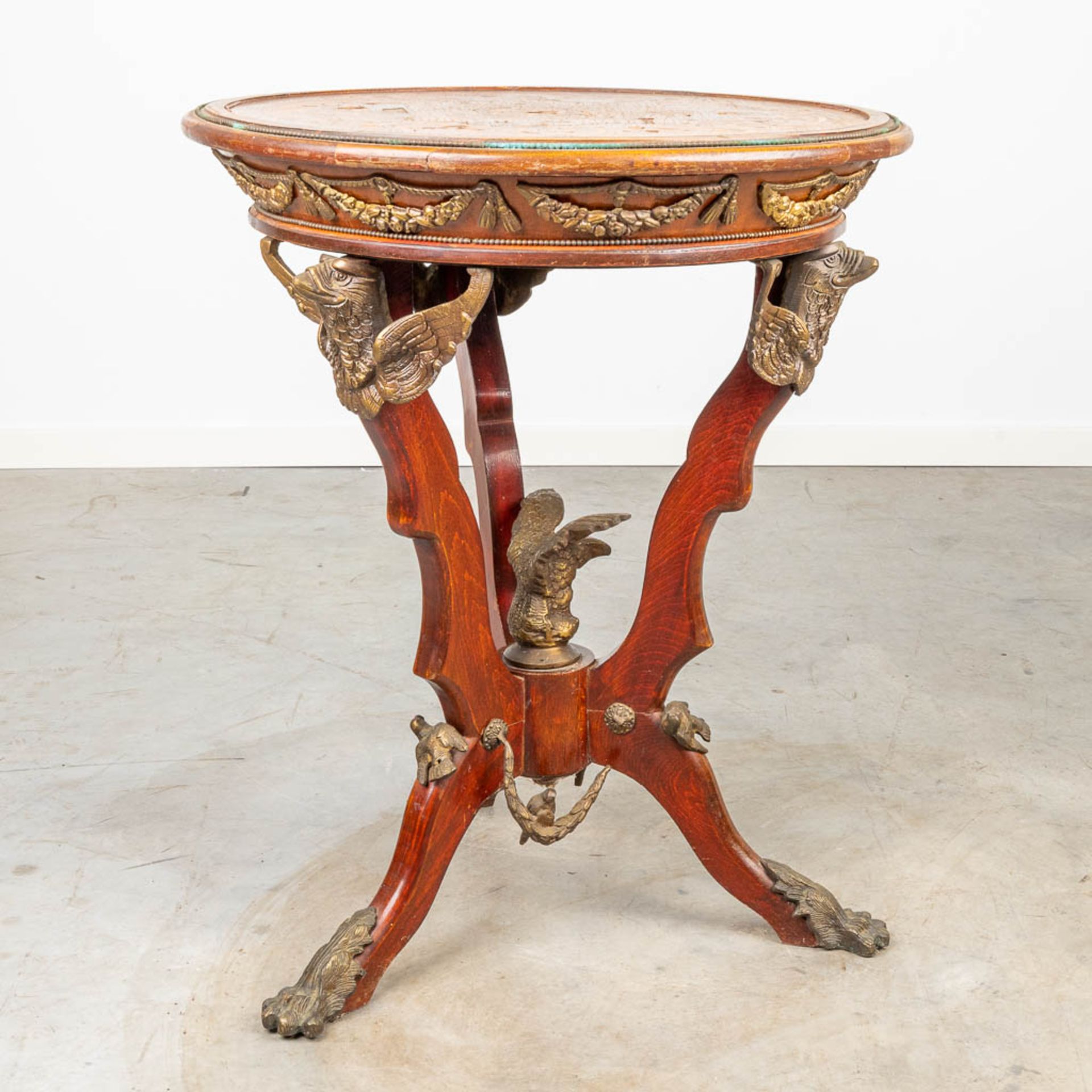 A side table inlaid with marquetry and mounted with bronze. - Image 5 of 12