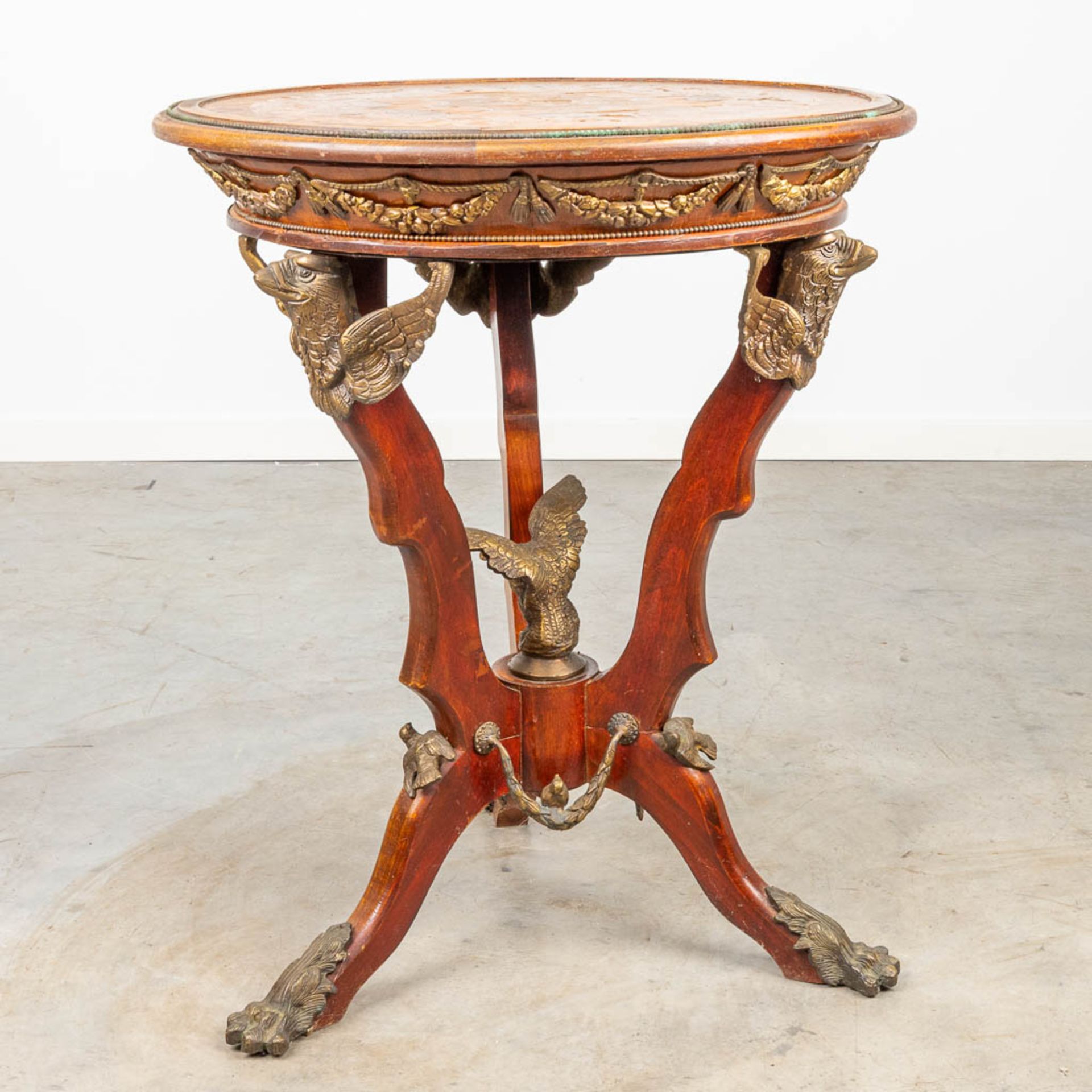 A side table inlaid with marquetry and mounted with bronze. - Image 6 of 12