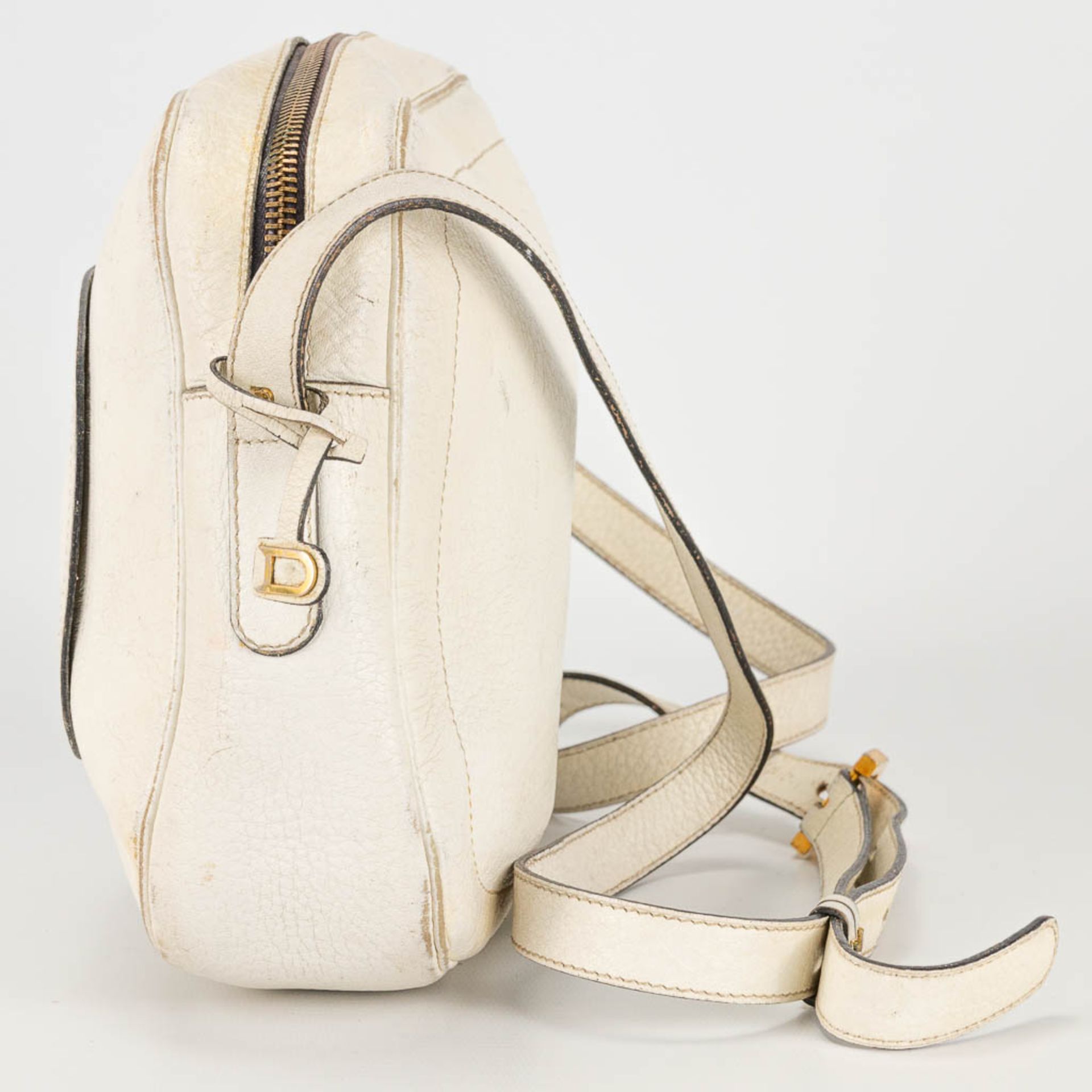 A purse made of white leather and marked Delvaux - Image 7 of 14