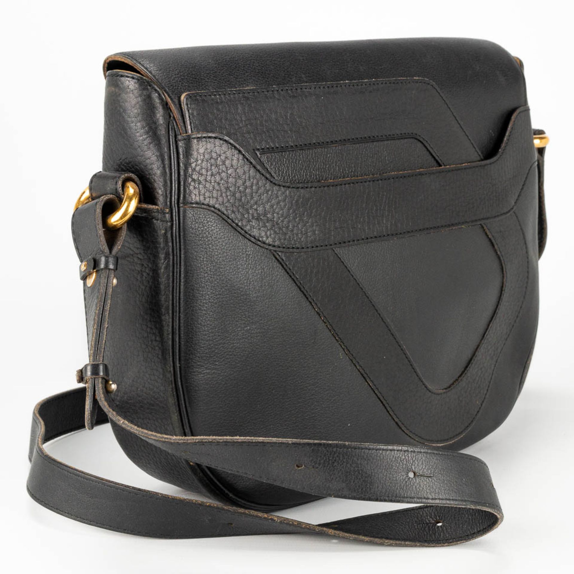 A purse made of black leather and marked Delvaux, with the original mirror. - Image 5 of 15