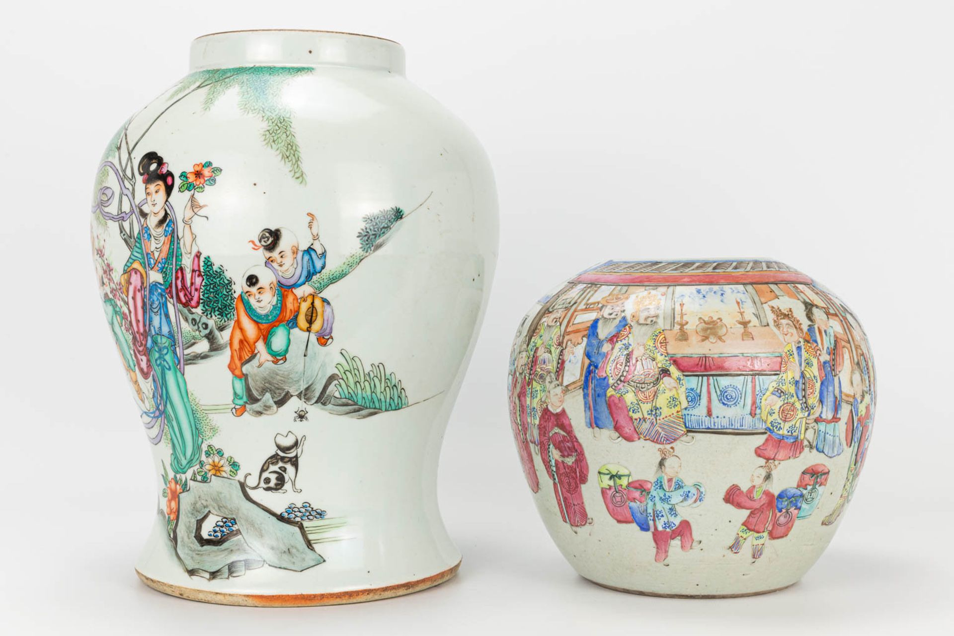 A set of 4 items made of Chinese porcelain. 2 small bowls and 2 ginger jars without lids. - Image 12 of 23