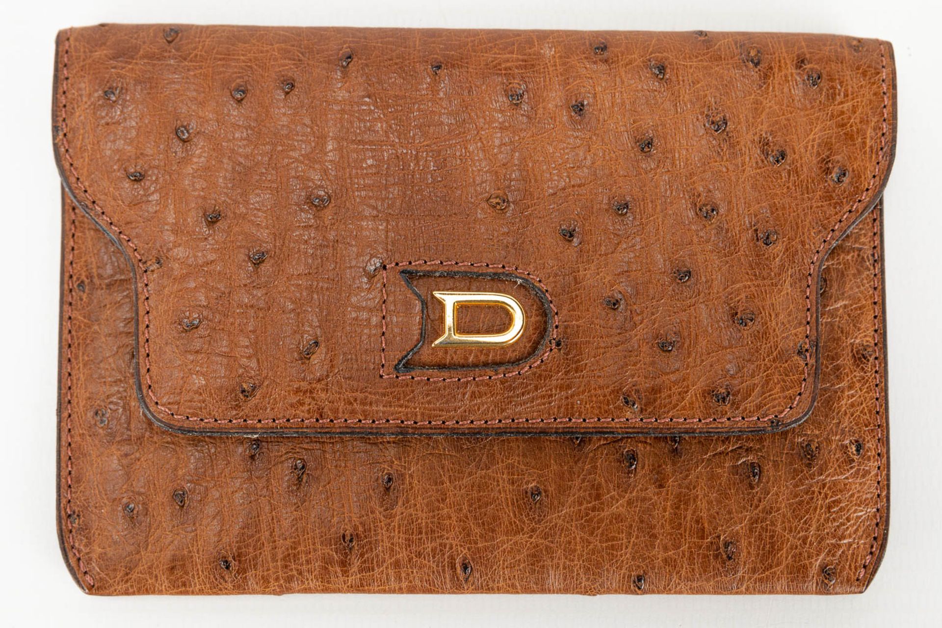 A collection of 3 ladies wallets made of leather and marked Delvaux - Image 10 of 14
