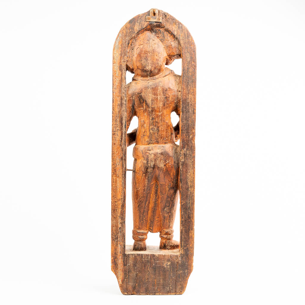 A statue made of sculptured hardwood, probably made in Indonesia. - Image 5 of 10