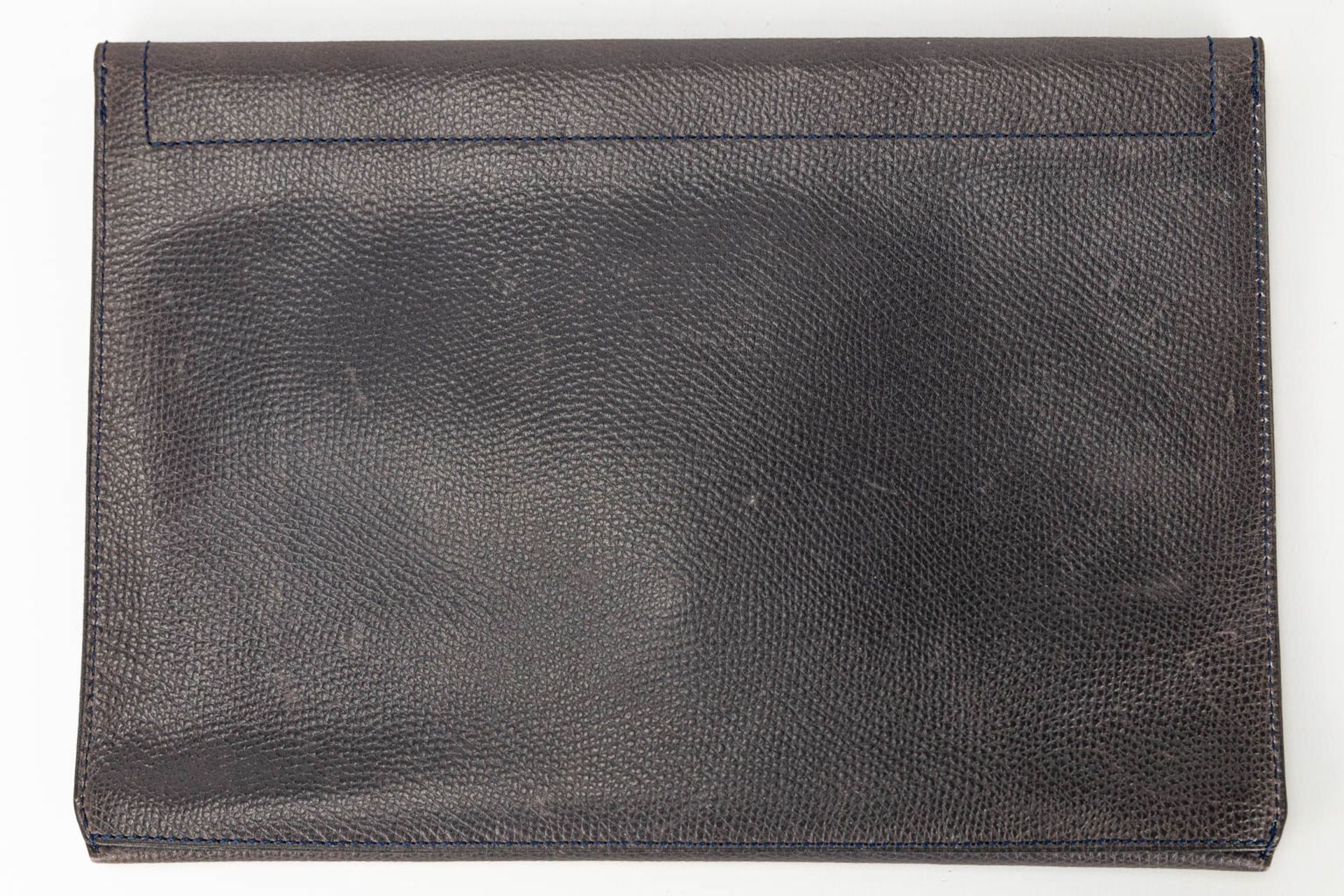 A collection of 2 wallets and a bifold made of leather and marked Delvaux. - Image 16 of 16