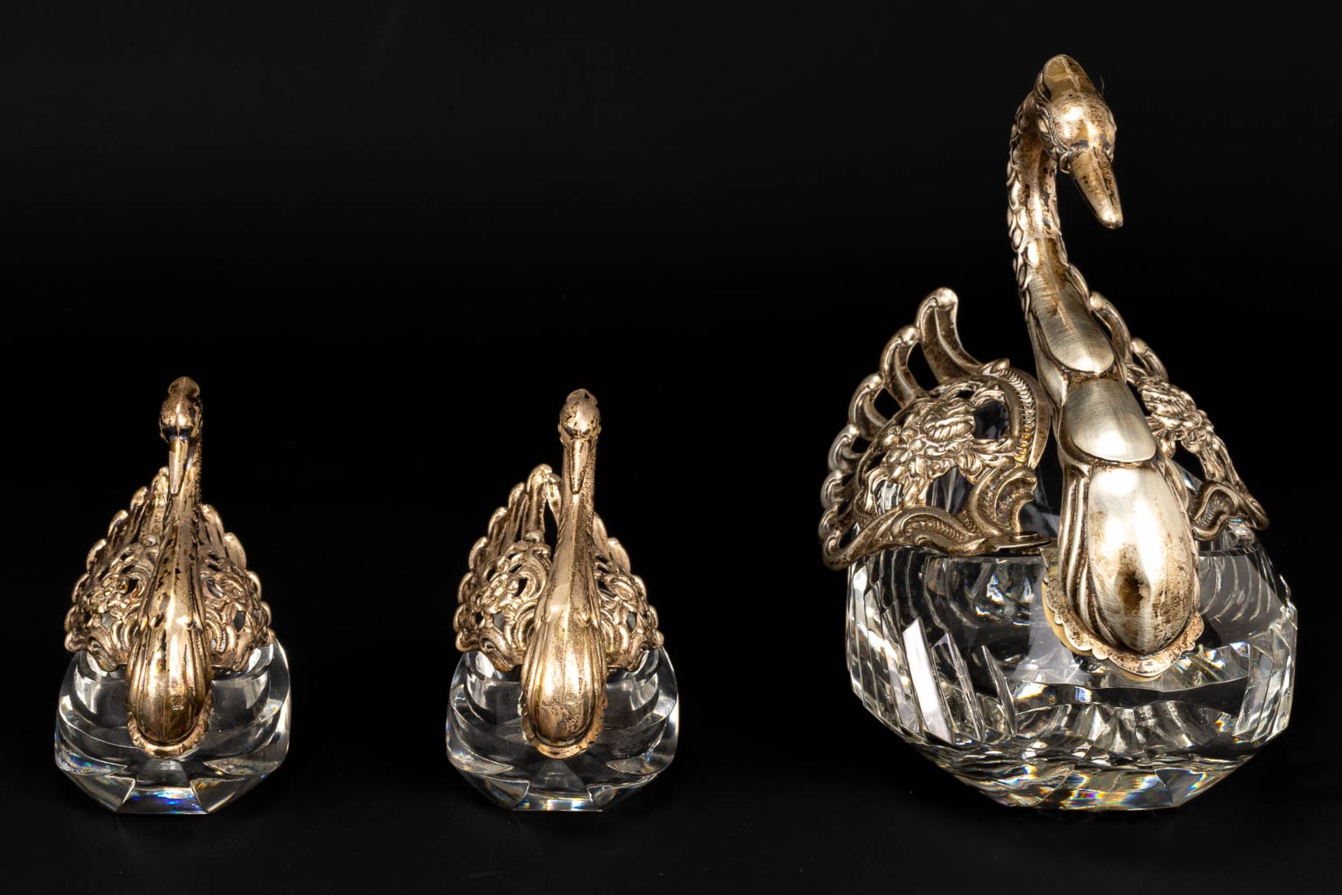 A collection of 3 sugar pots in the shape of a swan, made of crystal and solid silver. - Image 10 of 13