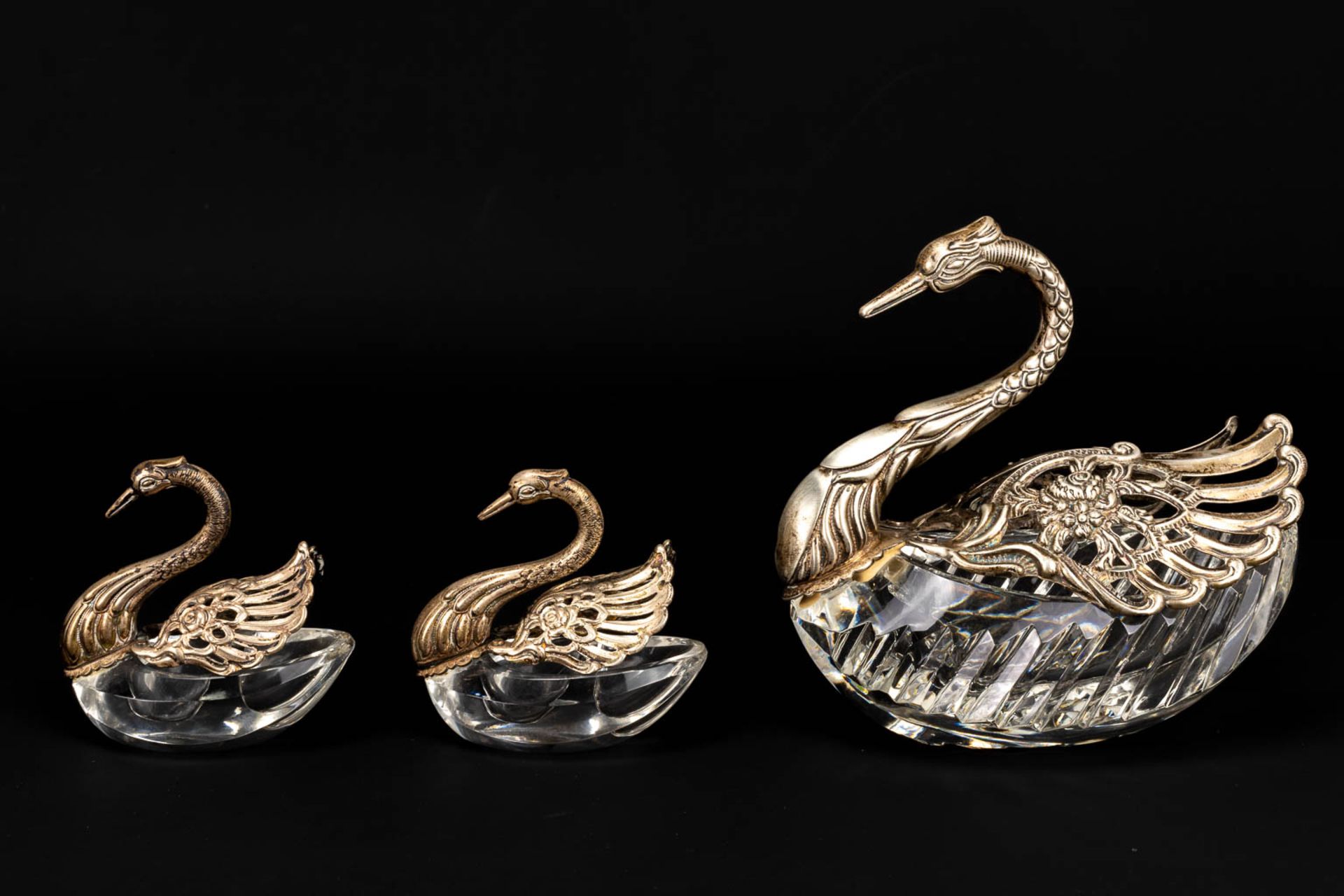 A collection of 3 sugar pots in the shape of a swan, made of crystal and solid silver. - Image 8 of 13