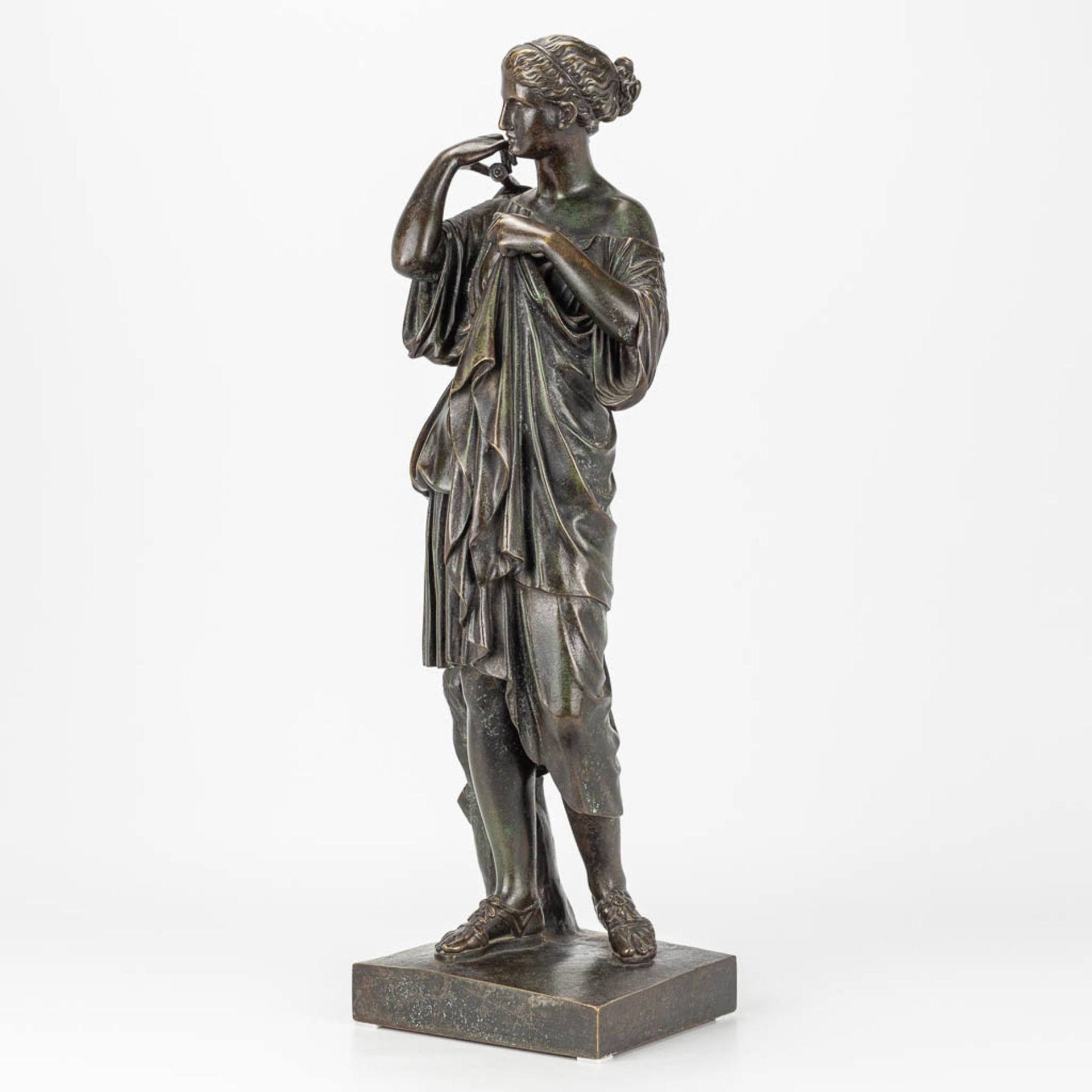 A bronze statue of Diana de Gabii and marked Gauthier& Cie. 19th century.  - Bild 7 aus 11