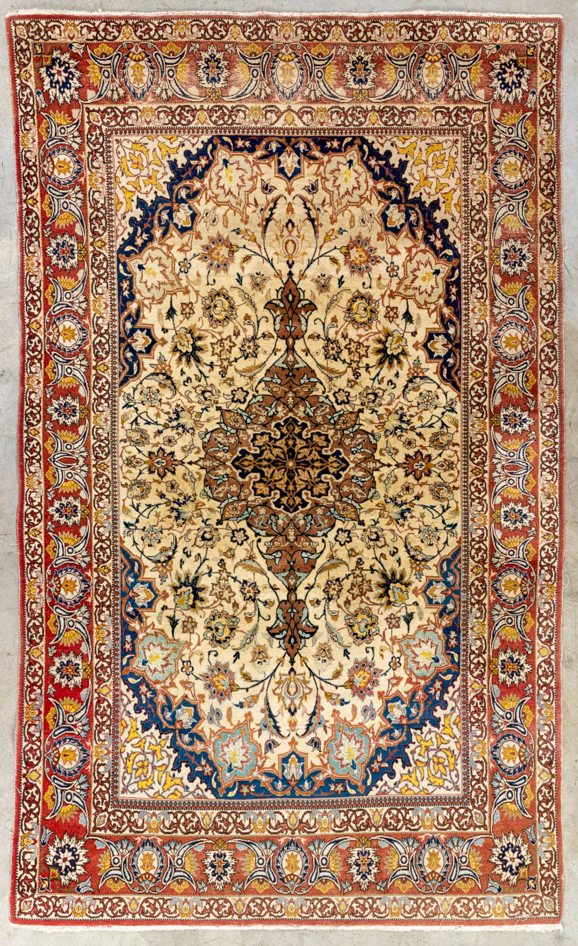 An Oriental hand-made carpet. Tabriz. (153 x 245 cm) - Image 7 of 7