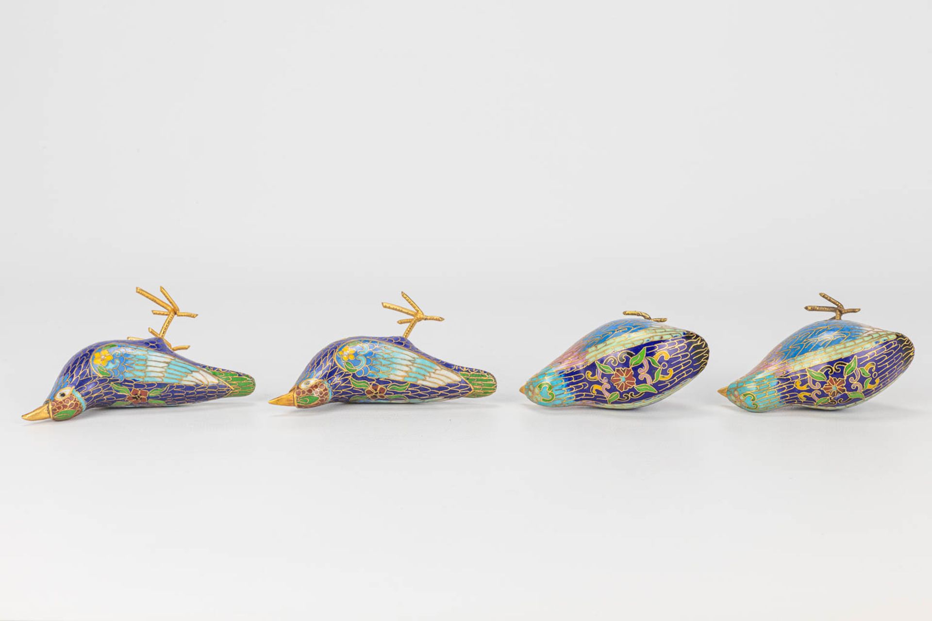 A large collection of Chinese cloisonnŽ bronze items. - Image 5 of 20