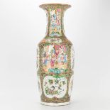 A large vase made of Chinese porcelain and finished in Kanton style. 19th/20th century.