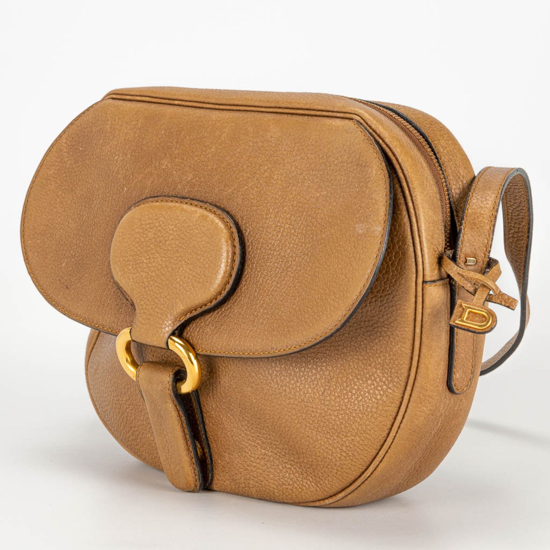 A purse made of brown leather and marked Delvaux - Image 5 of 14