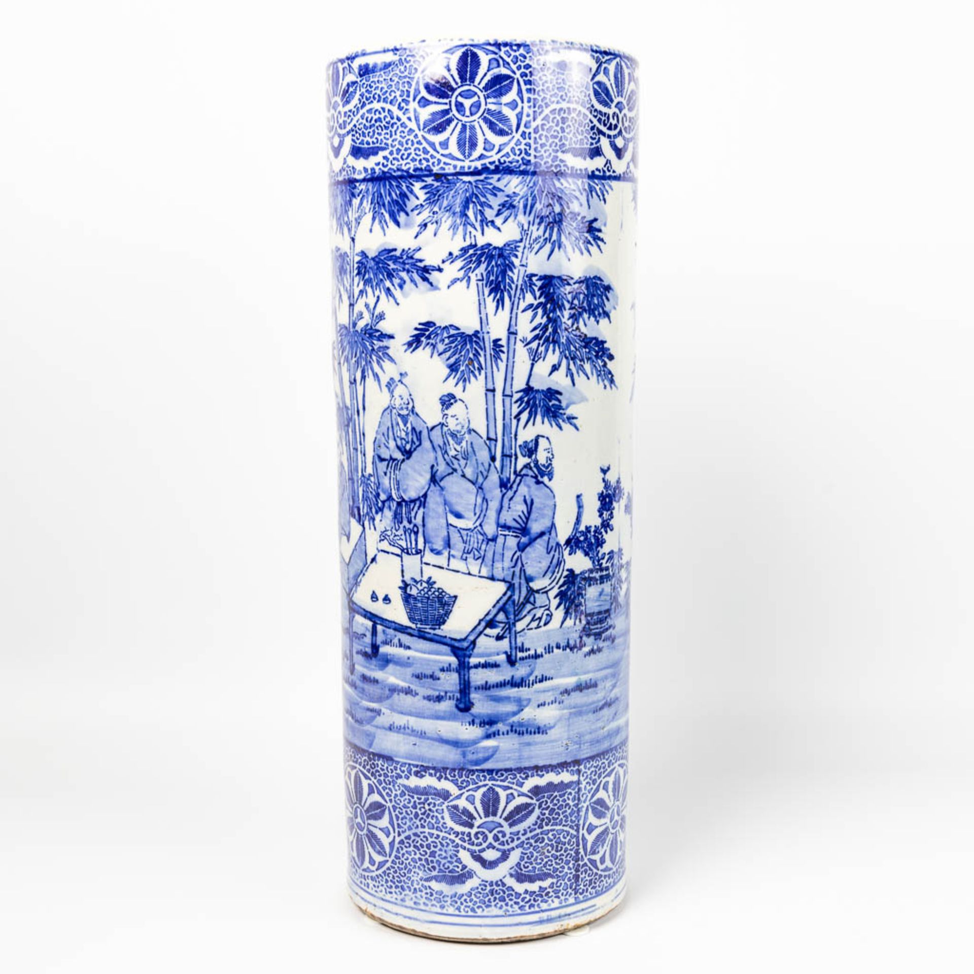 A vase made of Chinese Porcelain and decorated with a blue-white garden view. - Image 6 of 12