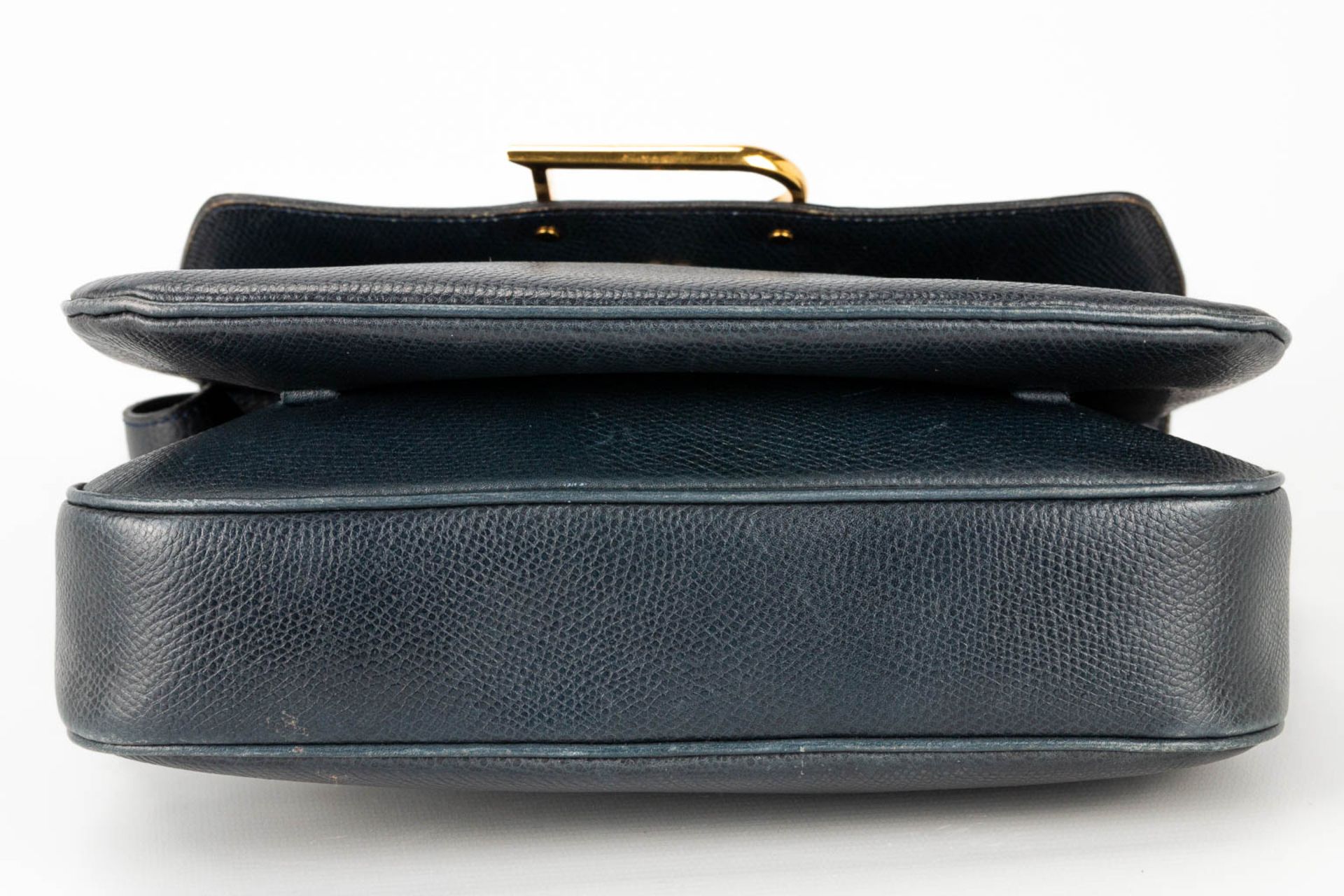 A purse made of black leather and marked Delvaux, with the original mirror. - Image 10 of 13