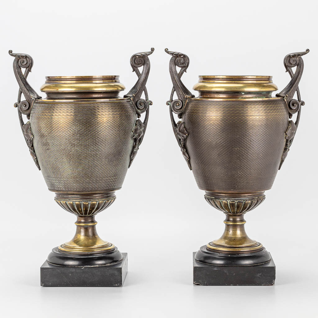 A pair of bronze cassolettes or incense burners mounted on a black marble base - Image 4 of 10