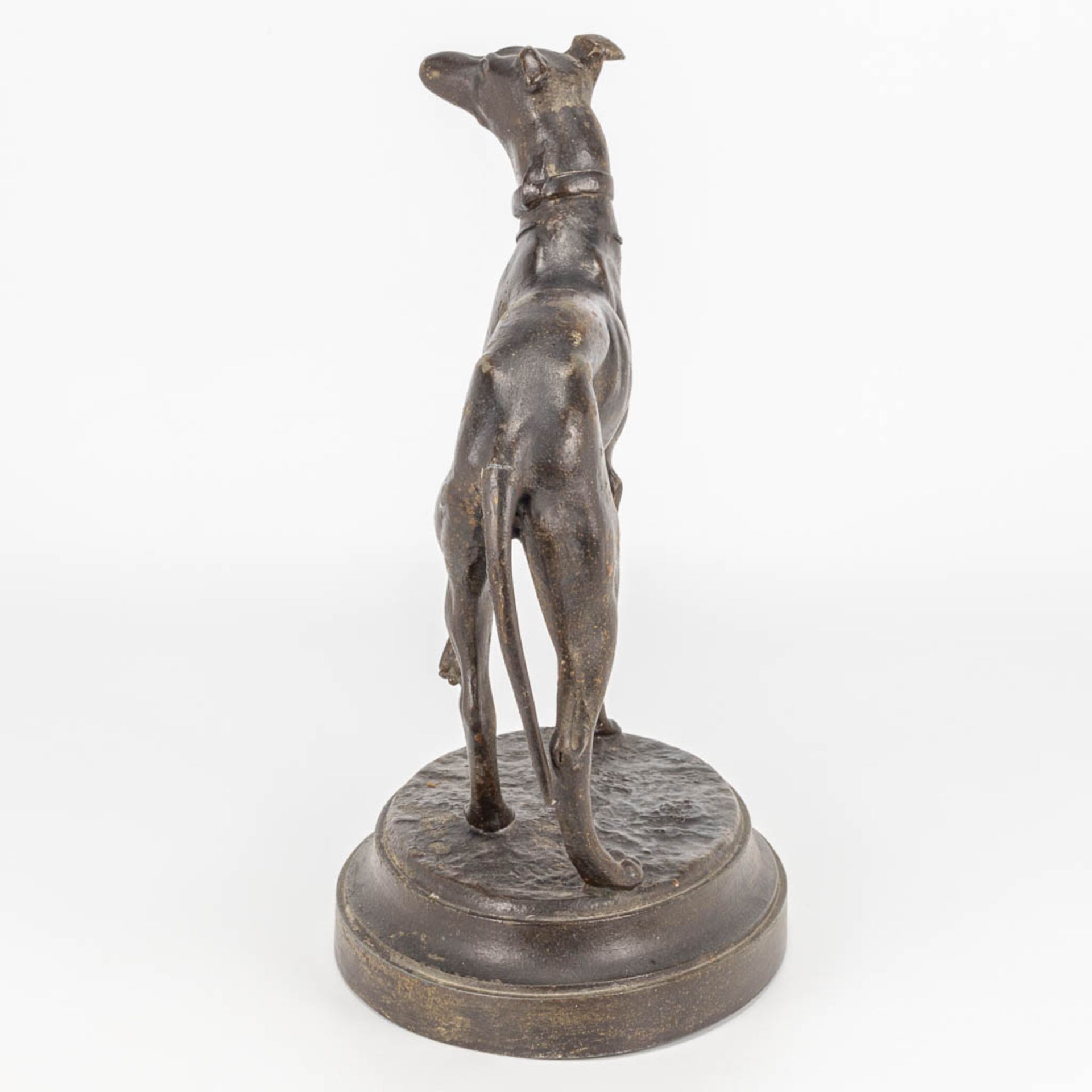 A statue of a greyhound made of spelter, Illegibly signed.  - Bild 3 aus 12