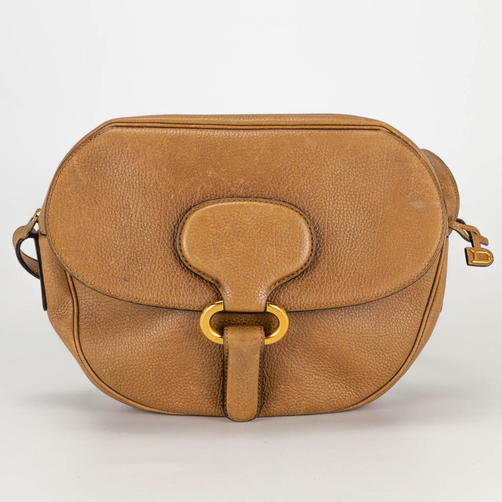 A purse made of brown leather and marked Delvaux - Image 6 of 14
