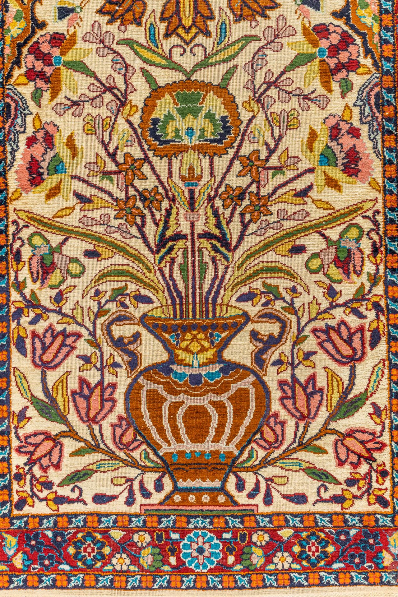 An oriental hand-made carpet made of Kashmir and wool. (90 x 61 cm) - Image 4 of 6
