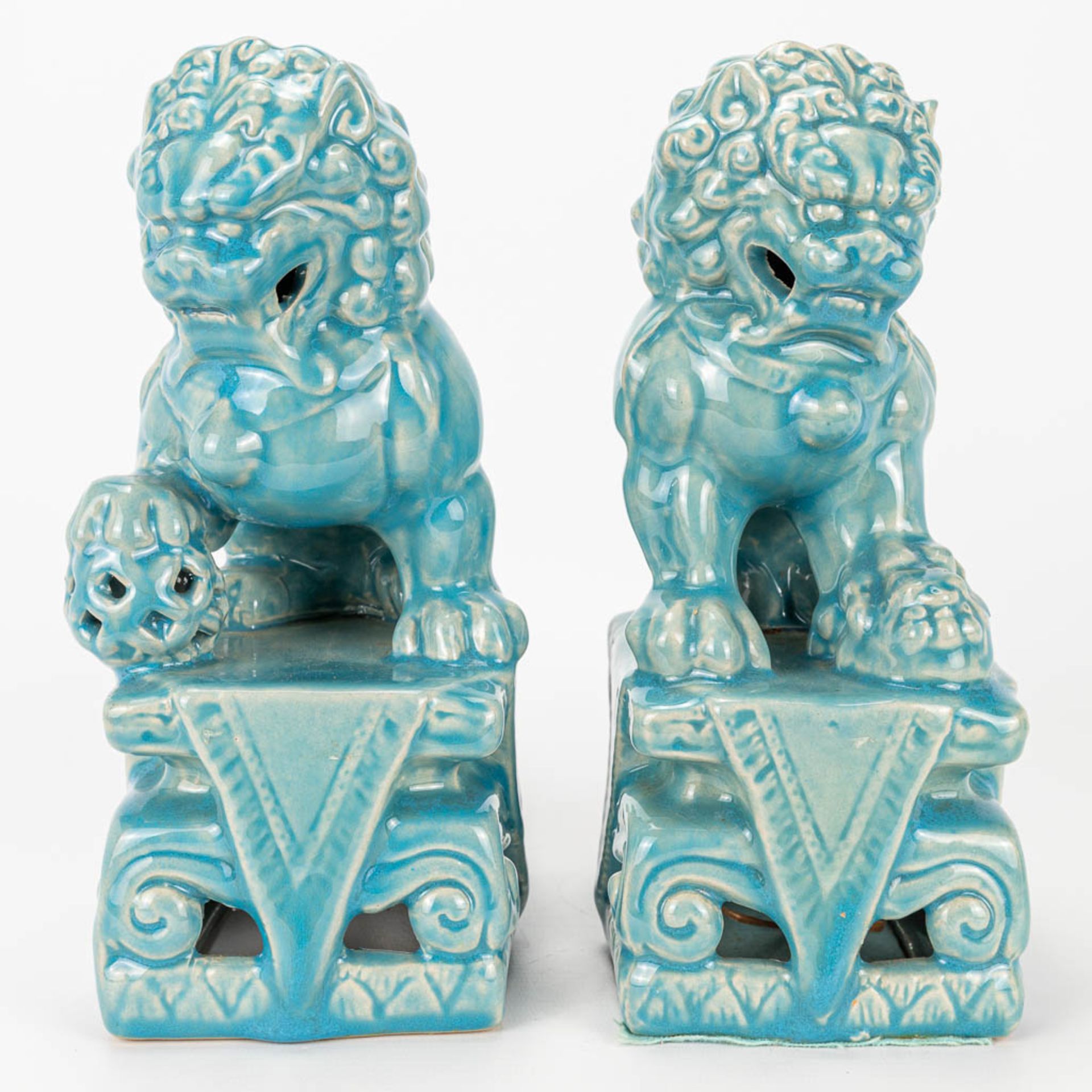 A collection of 4 Foo dogs and lions. - Image 7 of 17