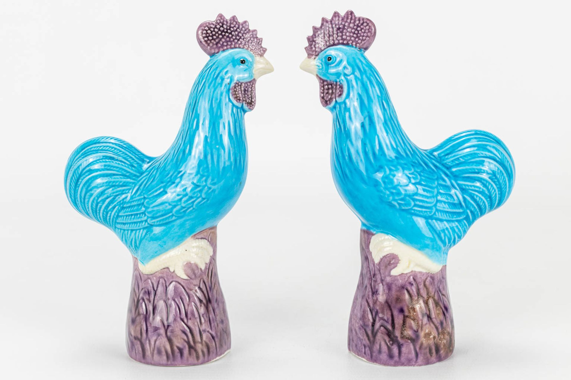 A pair of Foo dogs and chicken made of Chinese porcelain. - Image 7 of 14