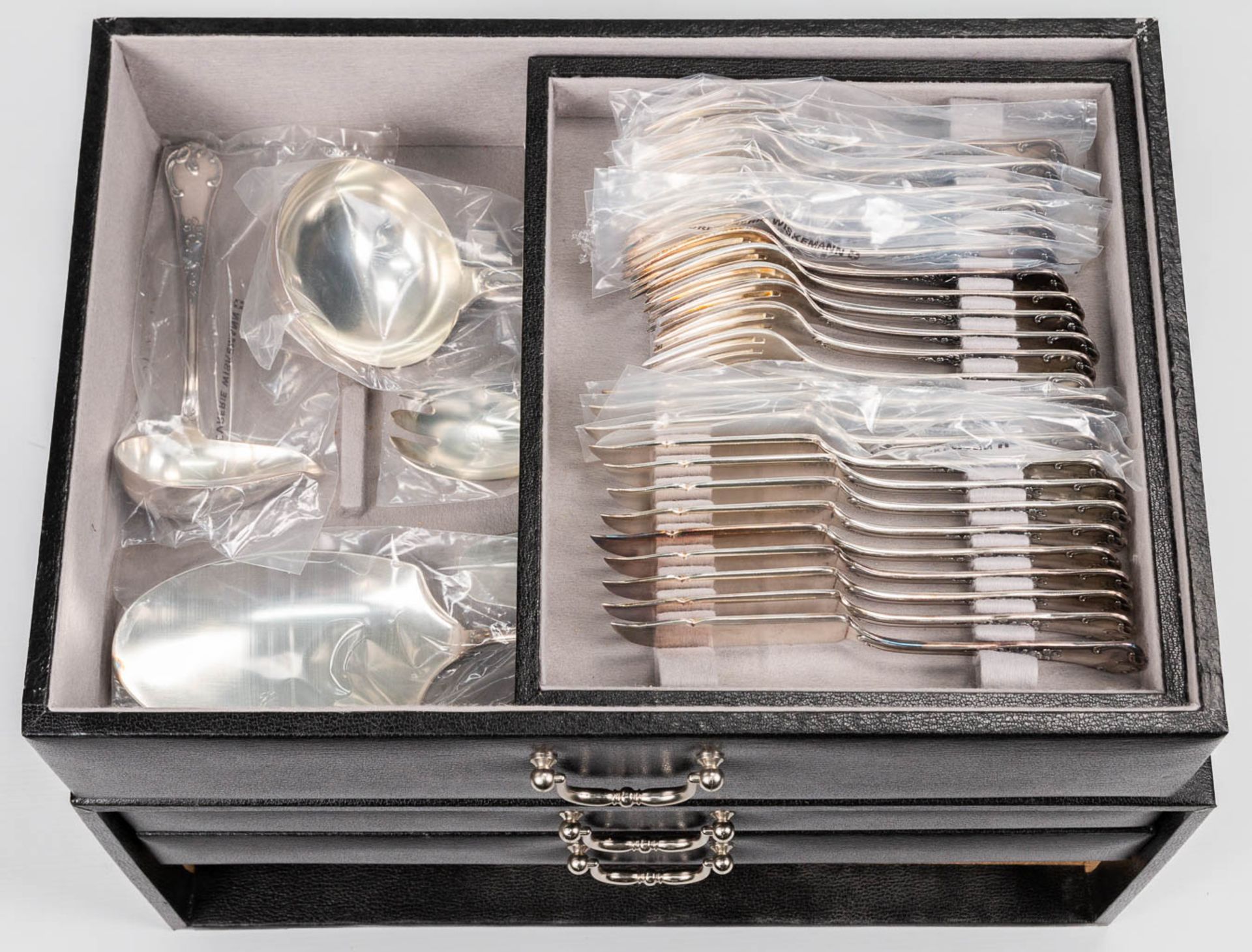 A collection of 2 silver plated cutlery sets of which 1 is marked Wiskemann, model 'Fleury'.  - Bild 6 aus 12