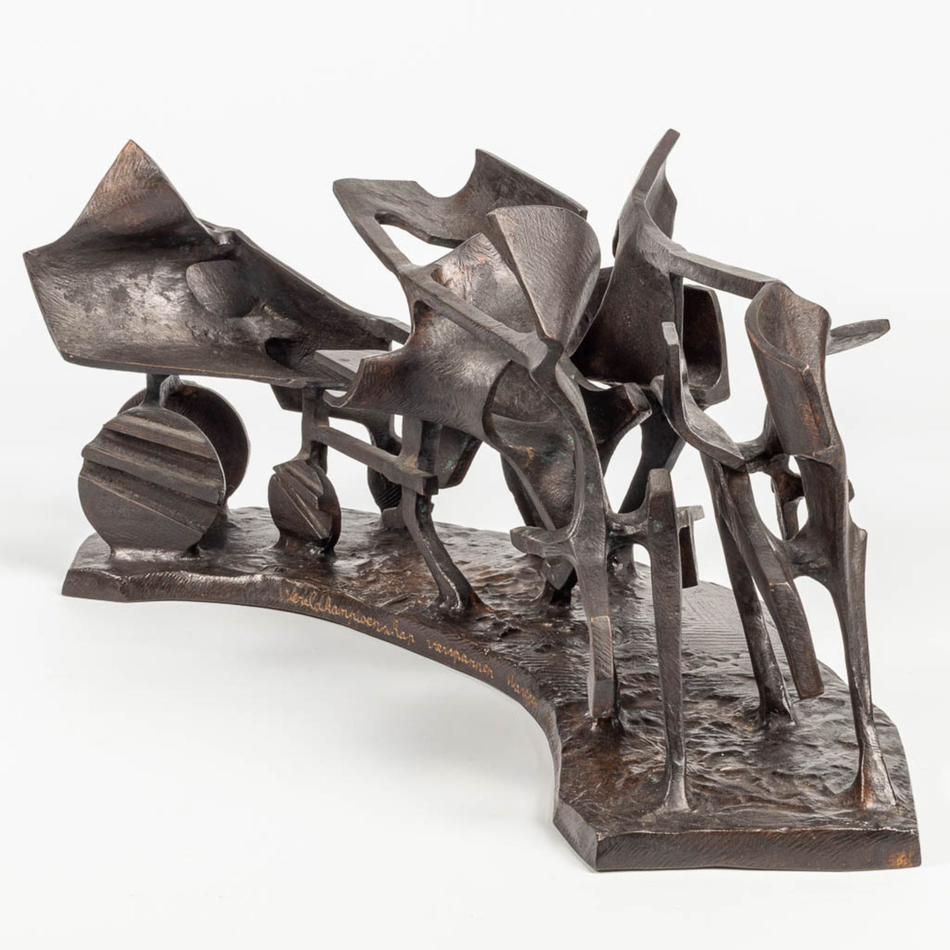 Fernand VANDERPLANCKE (1938) 'Vierspan' an abstract bronze statue of a horse-drawn carriage - Image 3 of 12