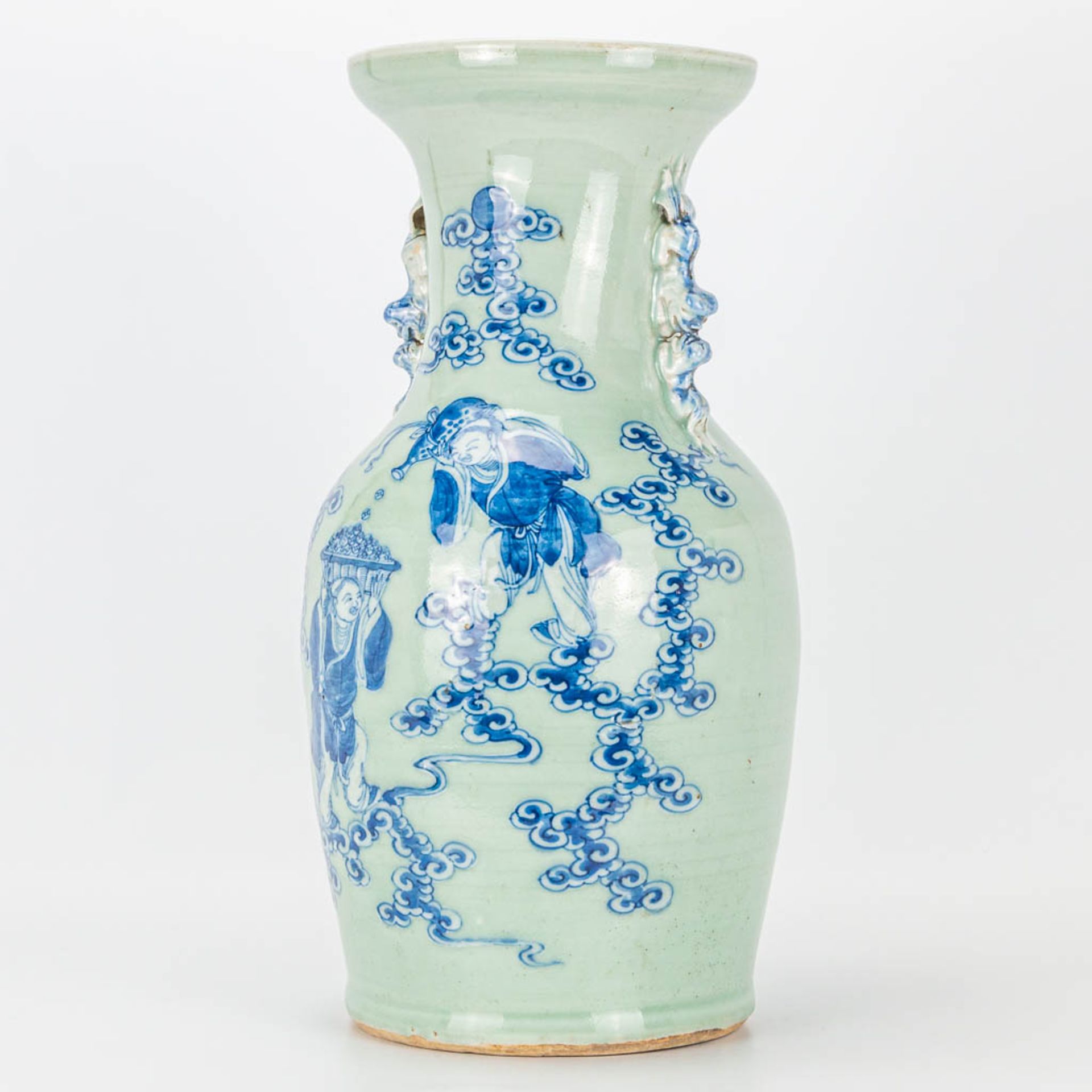 A vase made of Chinese porcelain with a blue-white decor. 19th/20th century. - Image 9 of 14