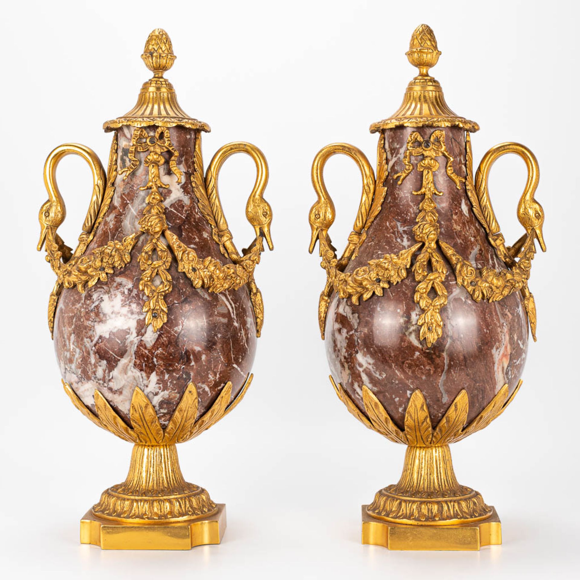 A pair of cassolettes made of marble and mounted with gilt bronze. - Image 10 of 10