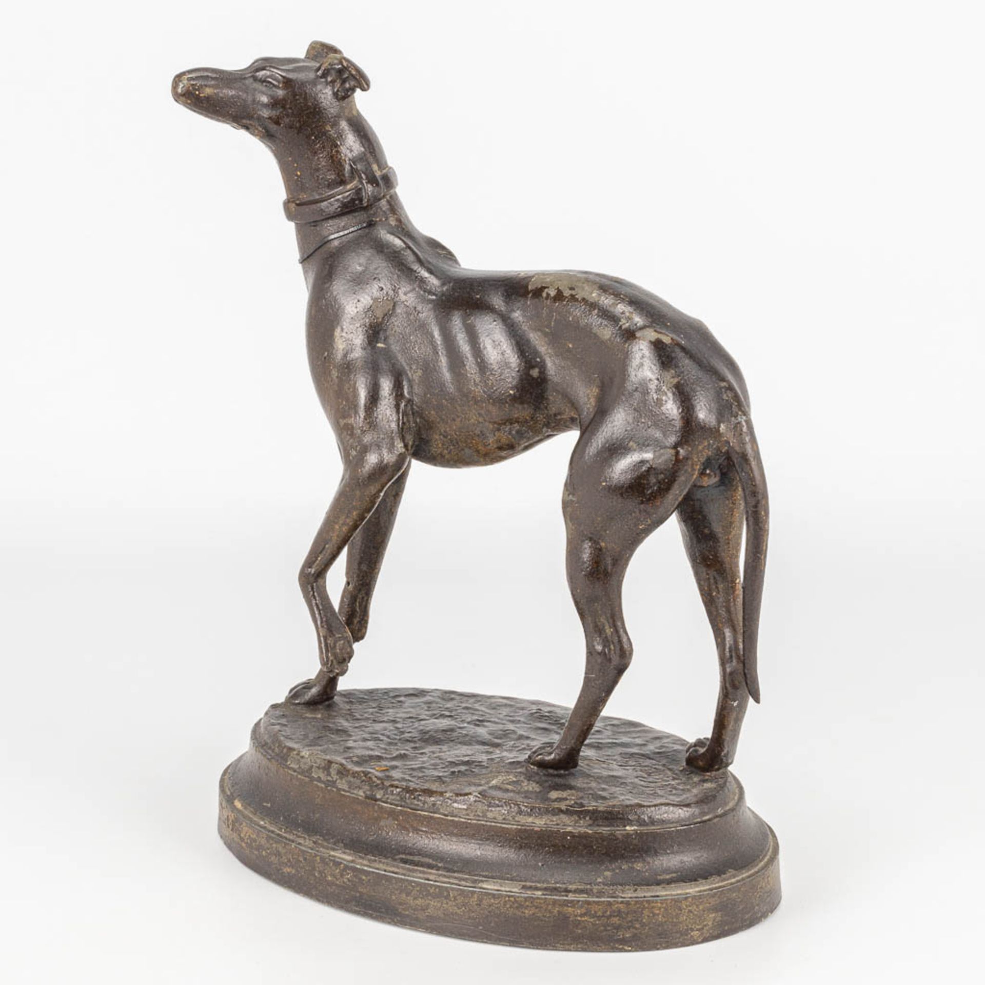 A statue of a greyhound made of spelter, Illegibly signed.  - Bild 5 aus 12